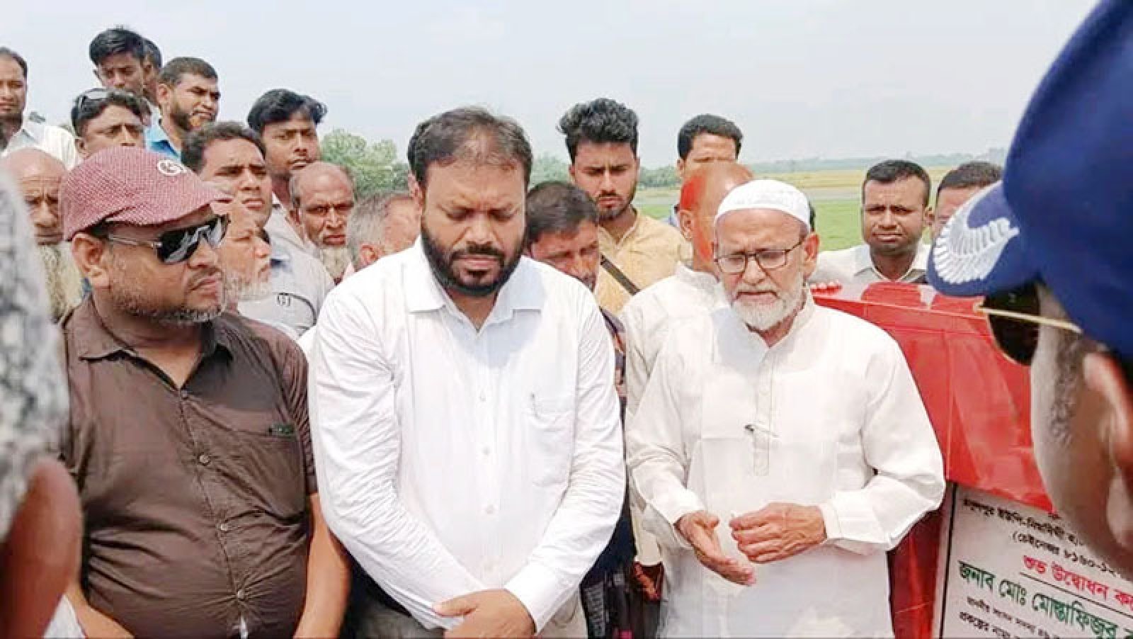 নিয়ামতপুরের দুটি সড়কের উন্নয়ন কাজের শুভ উদ্বোধন করেন মোস্তাফিজুর রহমান এমপি