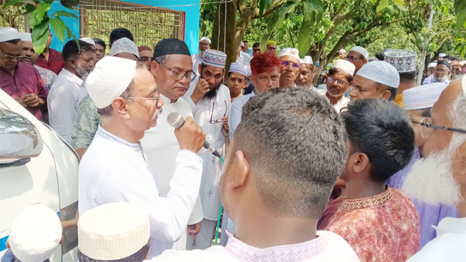 চাঁপাইনবাবগঞ্জে অ্যাডভোকেট মাইনুল ইসলামের দাফন সম্পন্ন