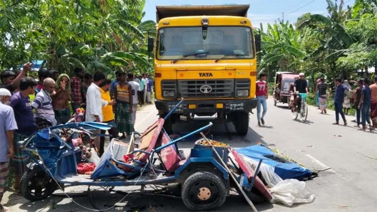 সেপ্টেম্বরে সড়ক দুর্ঘটনায়  ৪২৩ প্রাণহানি  , প্রতিদিন গড়ে ১৪ জন