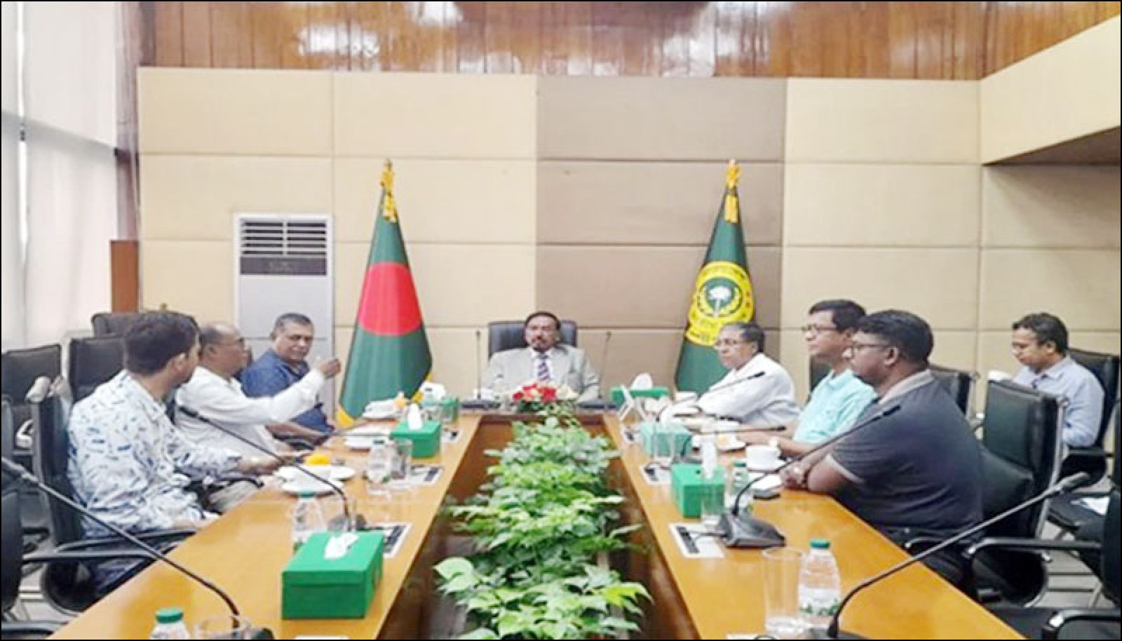 সাংবাদিক ও সংসদ মিলেমিশে দেশকে এগিয়ে নিতে হবে: স্পিকার