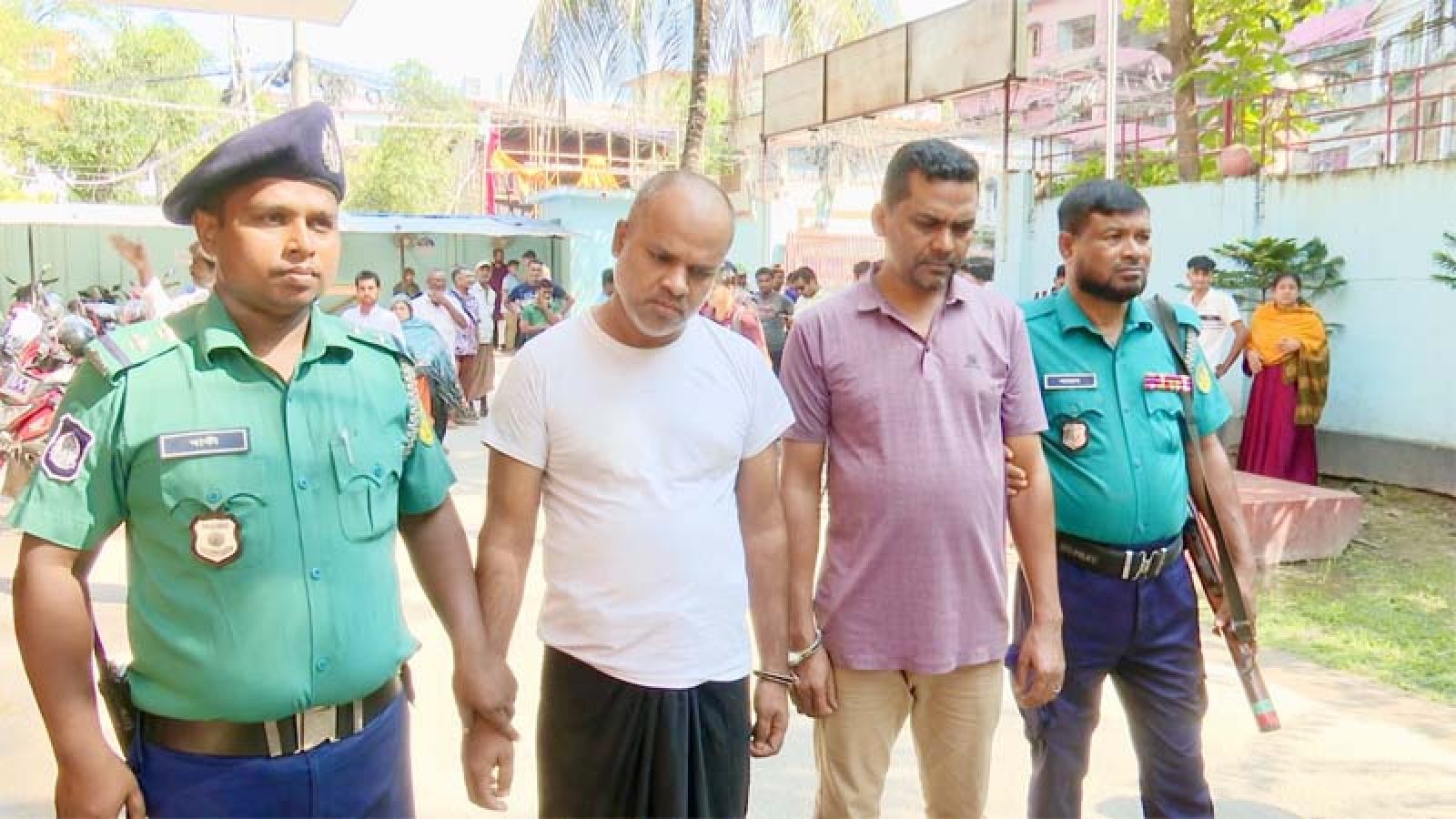 জাল টাকার নোট দিয়ে স্বর্ণের চেইন আত্মসাতের ঘটনায় দুইজনকে গ্রেপ্তার