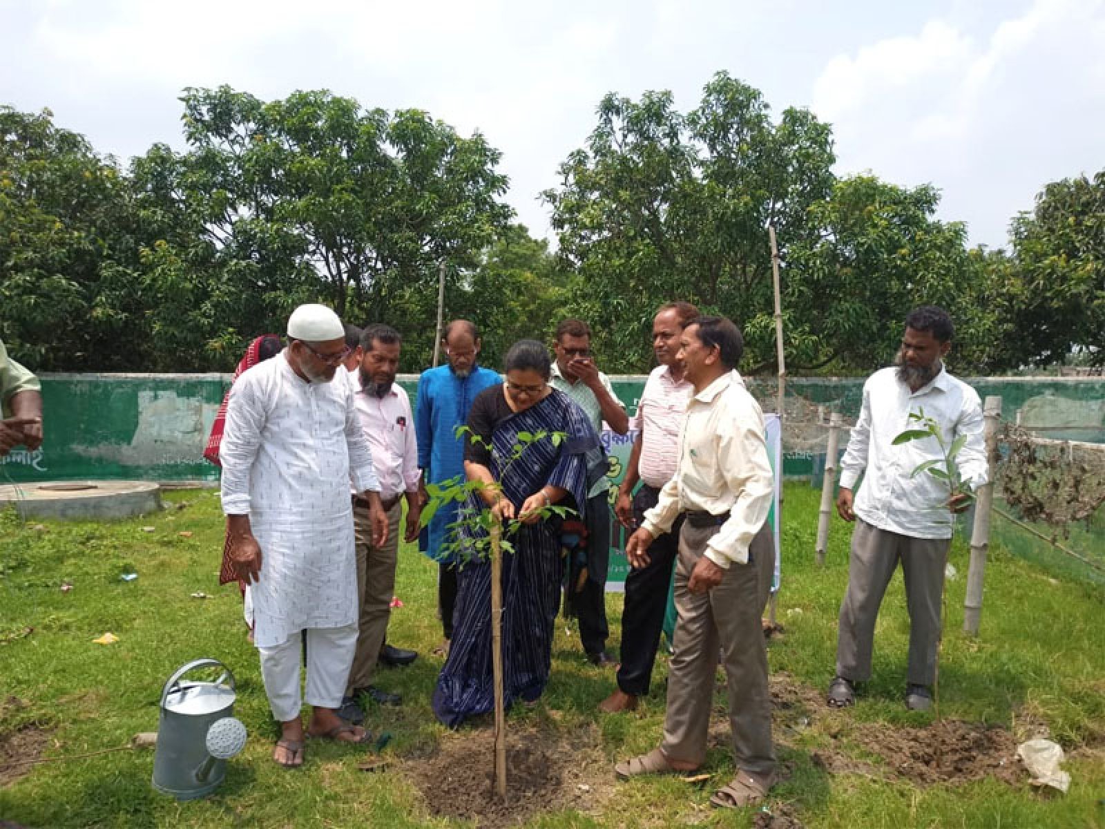 গোদাগাড়ীতে প্রধানমন্ত্রীর নির্দেশনায় ‘সবুজ বাংলাদেশ’ গড়ার লক্ষ্যে বৃক্ষরোপণ কর্মসূচির উদ্বোধন