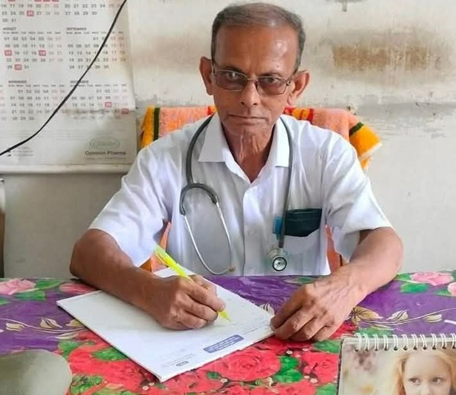 স্টেথোস্কোপে রোগের সঙ্গে মানুষের মনের সংকেত পেয়েছিলেন রেবতী সাহা