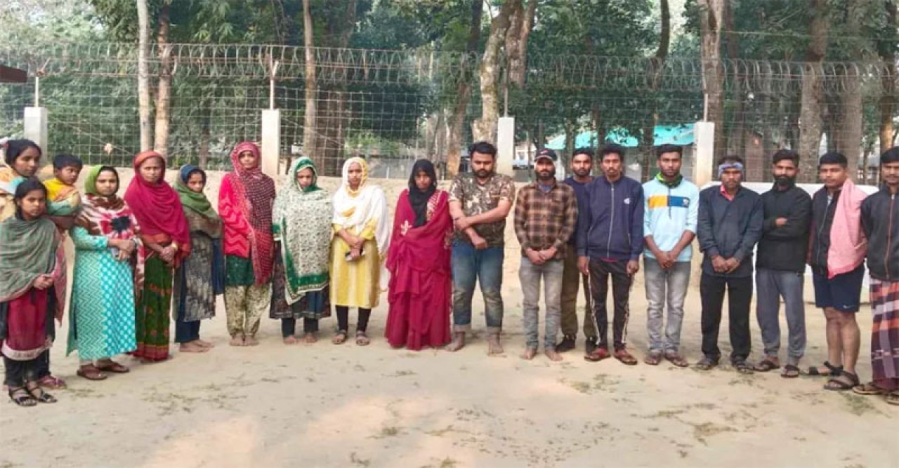মহেশপুরে মাটিলা সীমান্তে ভারতীয়সহ ২০ জন আটক