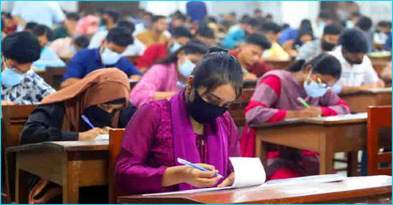 লাখো স্বপ্ন নিয়ে ৪৬তম বিসিএসের প্রিলিমিনারি পরীক্ষা শেষ হলো