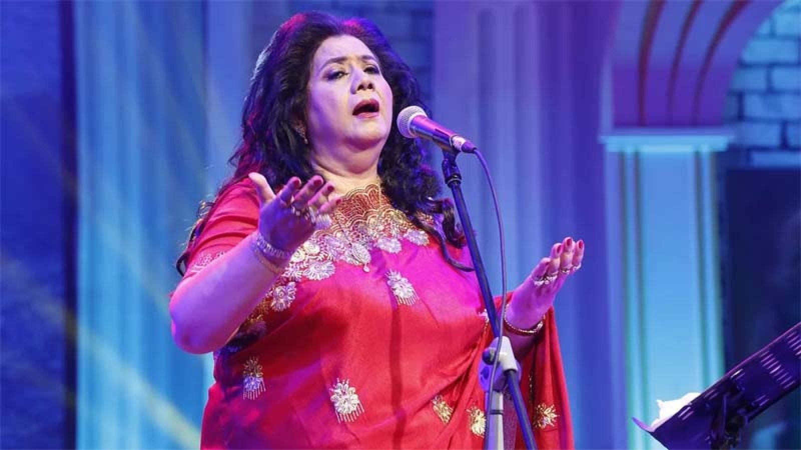 বাংলাদেশে থাকতে পেরে, গাইতে পেরে আমি গর্বিত : রুনা লায়লা