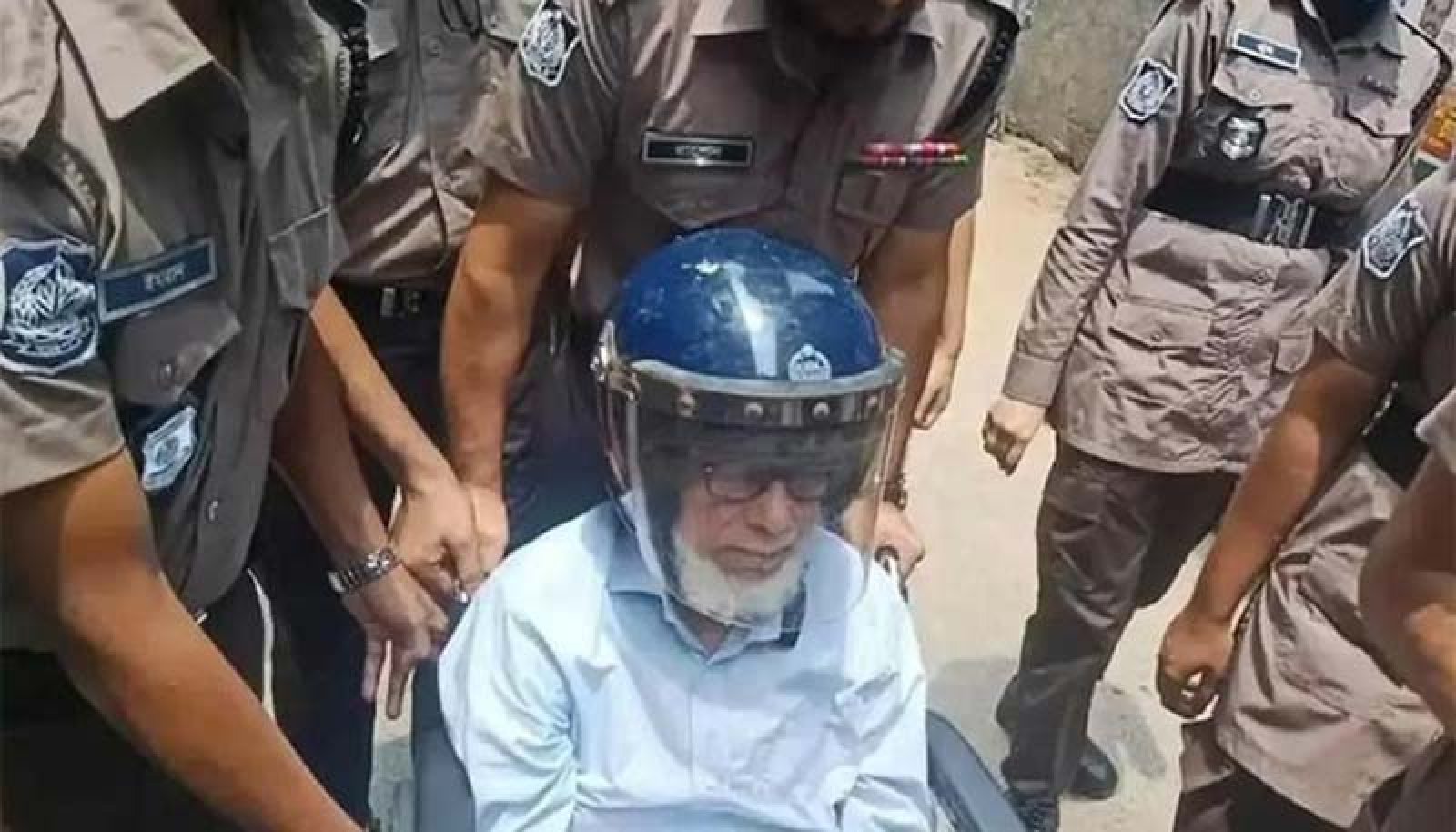 বিচারপতি খায়রুল হকের কারামুক্তিতে বাধা নেই: আইনজীবী