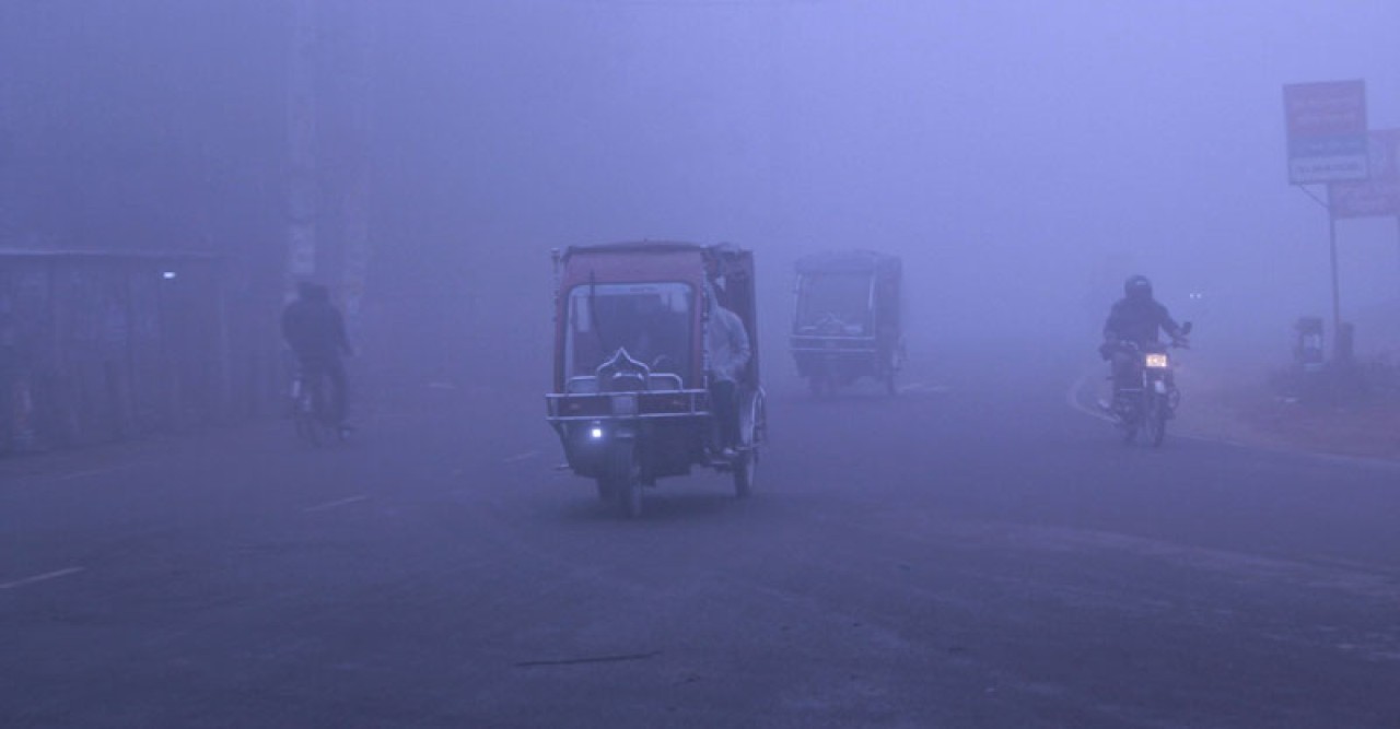 হিমেল হাওয়ায় কাঁপছে বদলগাছী