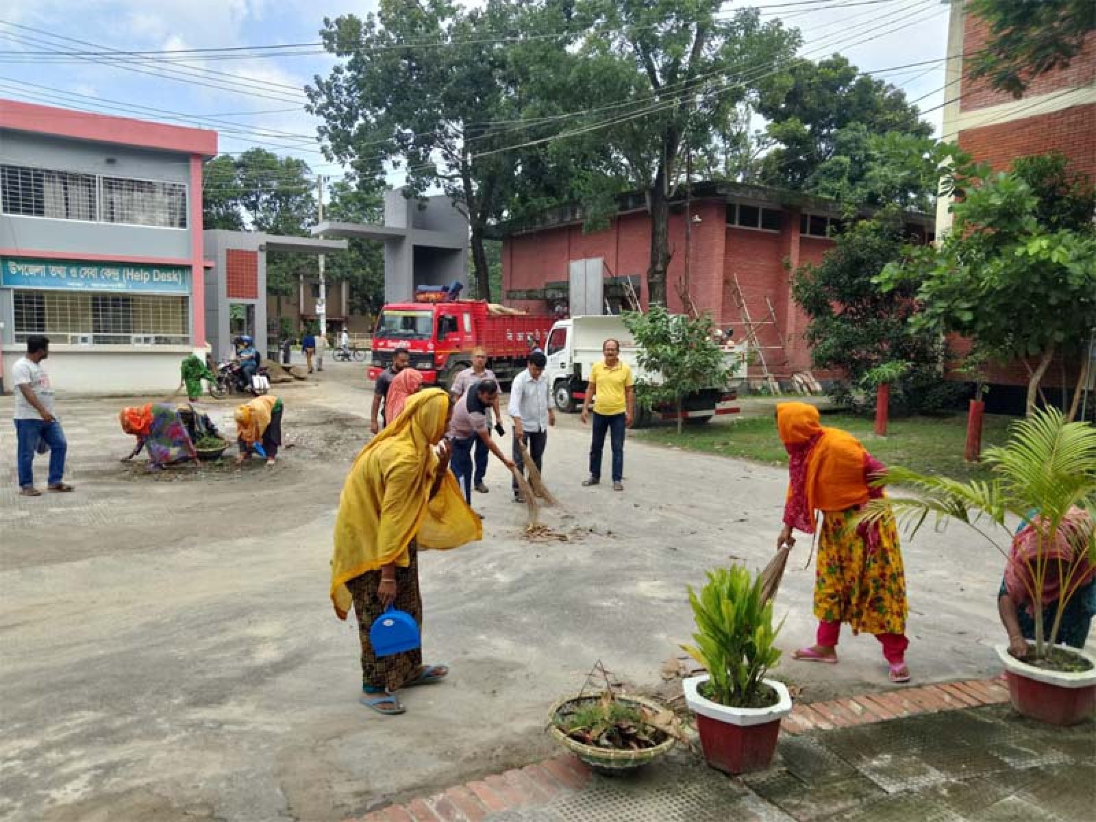 এডিসের প্রজননস্থল ধ্বংসে উপজেলা প্রশাসনের উদ্যোগ, বাড়ি-আশপাশ পরিষ্কার রাখার আহ্বান