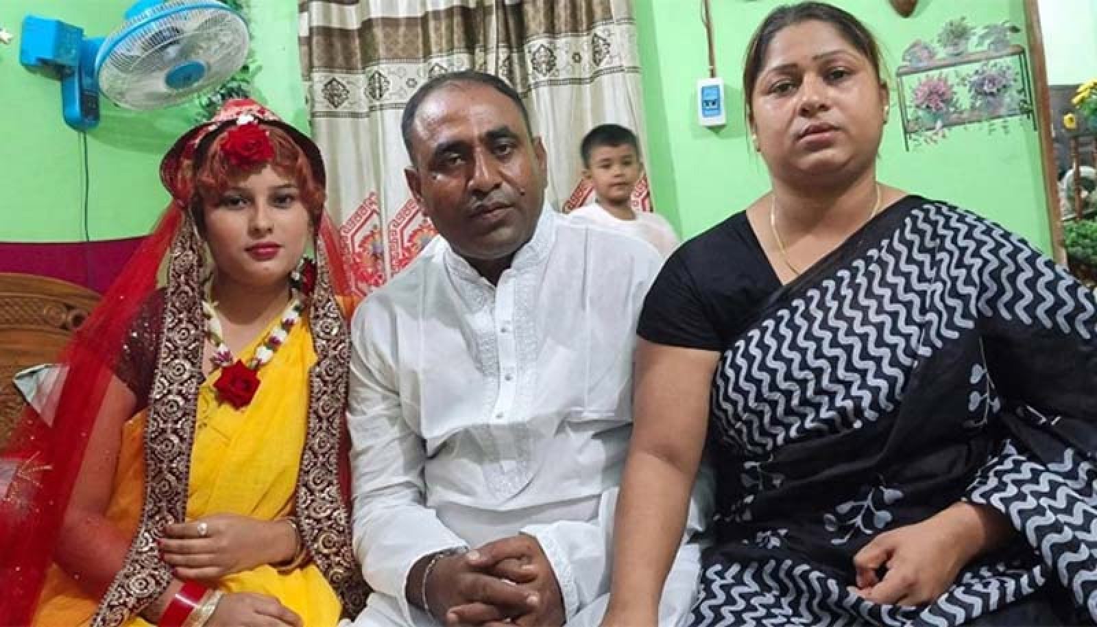 প্রথম স্ত্রীকে সঙ্গে নিয়ে শ্যালিকাকে বিয়ে, এরপর...