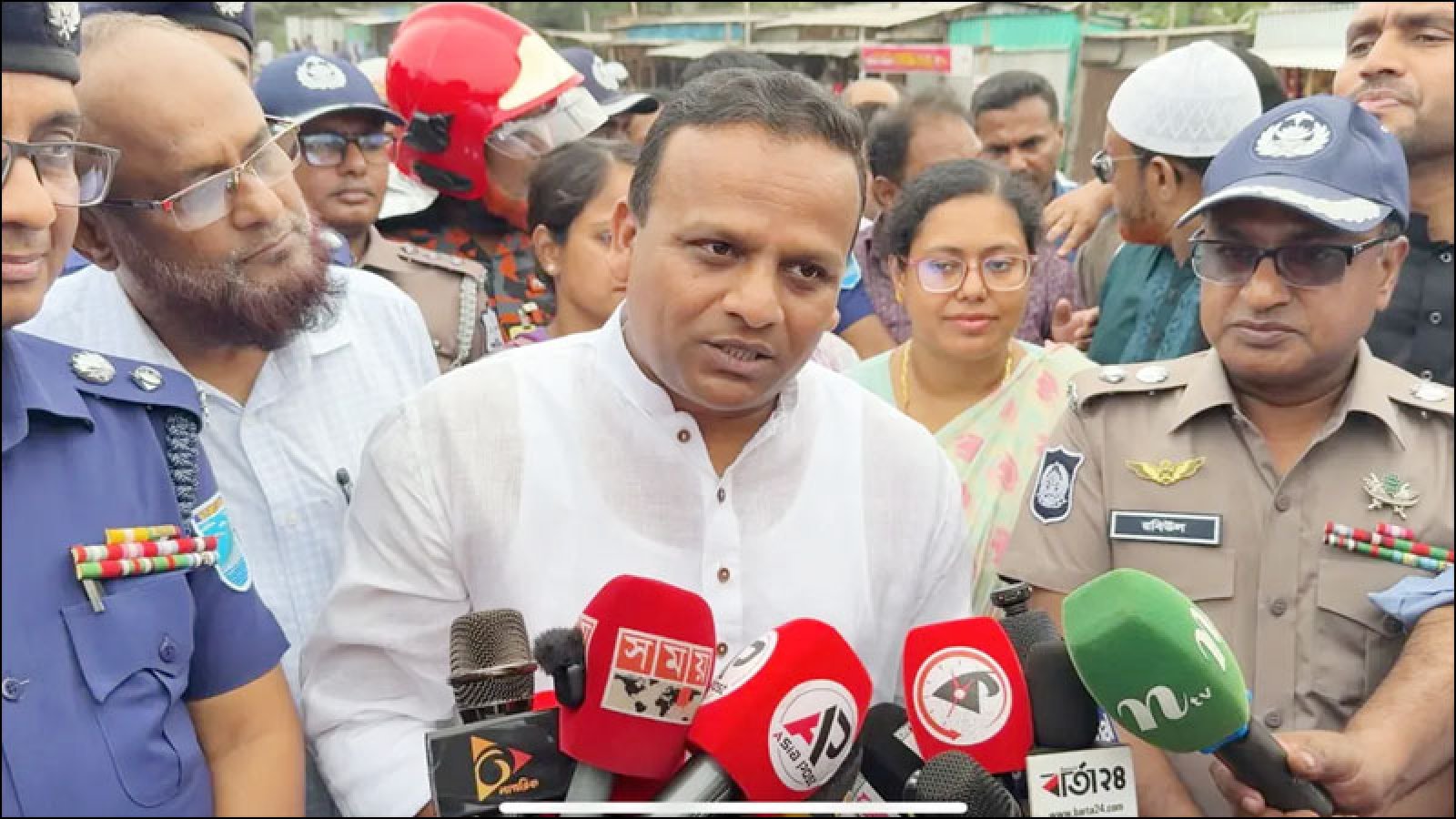 বাস ডুবির ঘটনায় দুই তদন্ত কমিটি গঠন : নৌ প্রতিমন্ত্রী