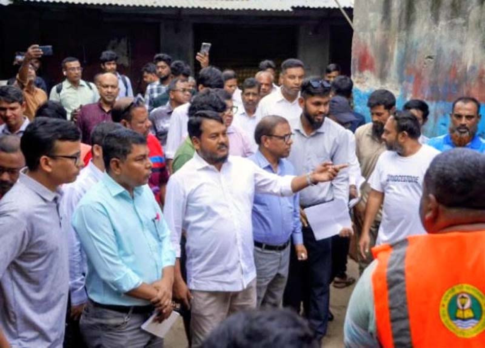 ফুটপাত দখলমুক্তের পর মানবিক পদক্ষেপঃ হকার পুনর্বাসনে রাজশাহীতে রাসিক প্রশাসকের মার্কেট পরিদর্শন