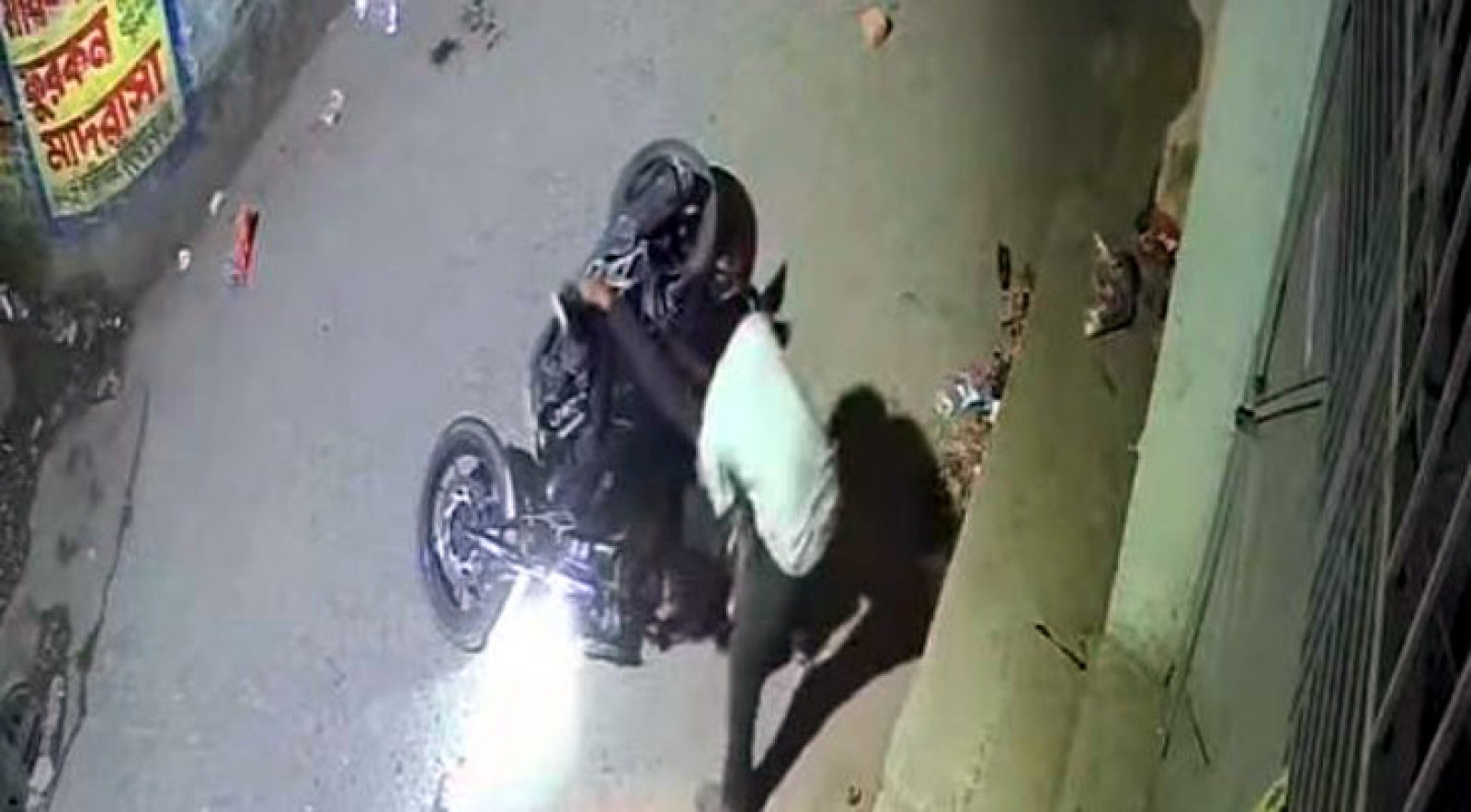 মাথায় ইটের আঘাত, আইসিইউতে বাইকার রাফি