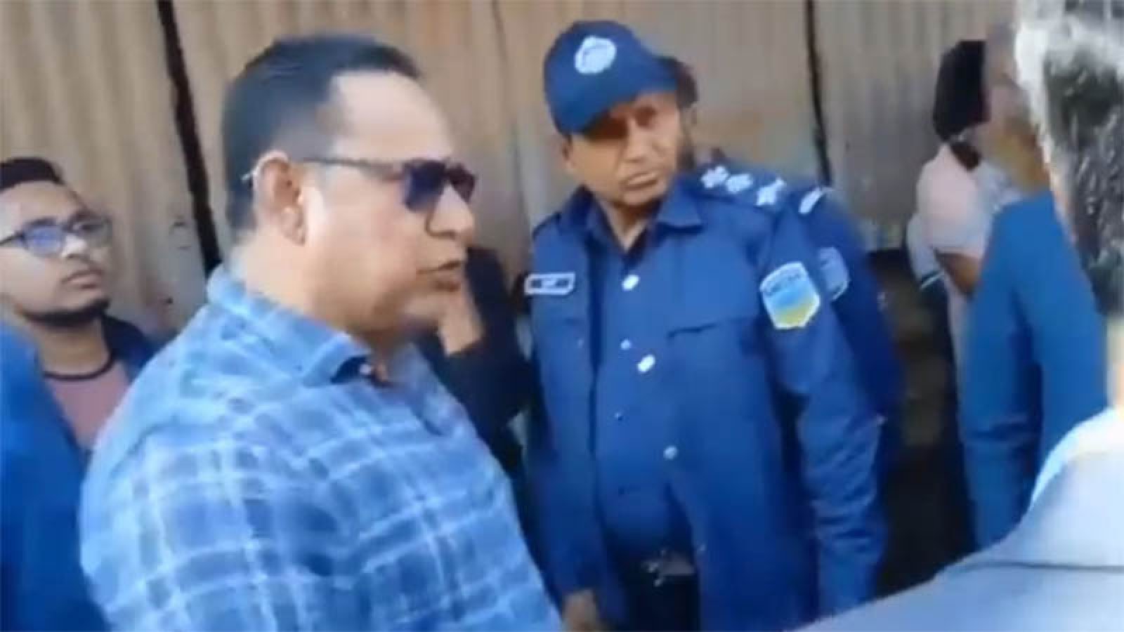 ভ্রাম্যমাণ আদালত পরিচালনায় বাধা দেওয়ায় বরখাস্ত, যা বললেন সেই চেয়ারম্যান