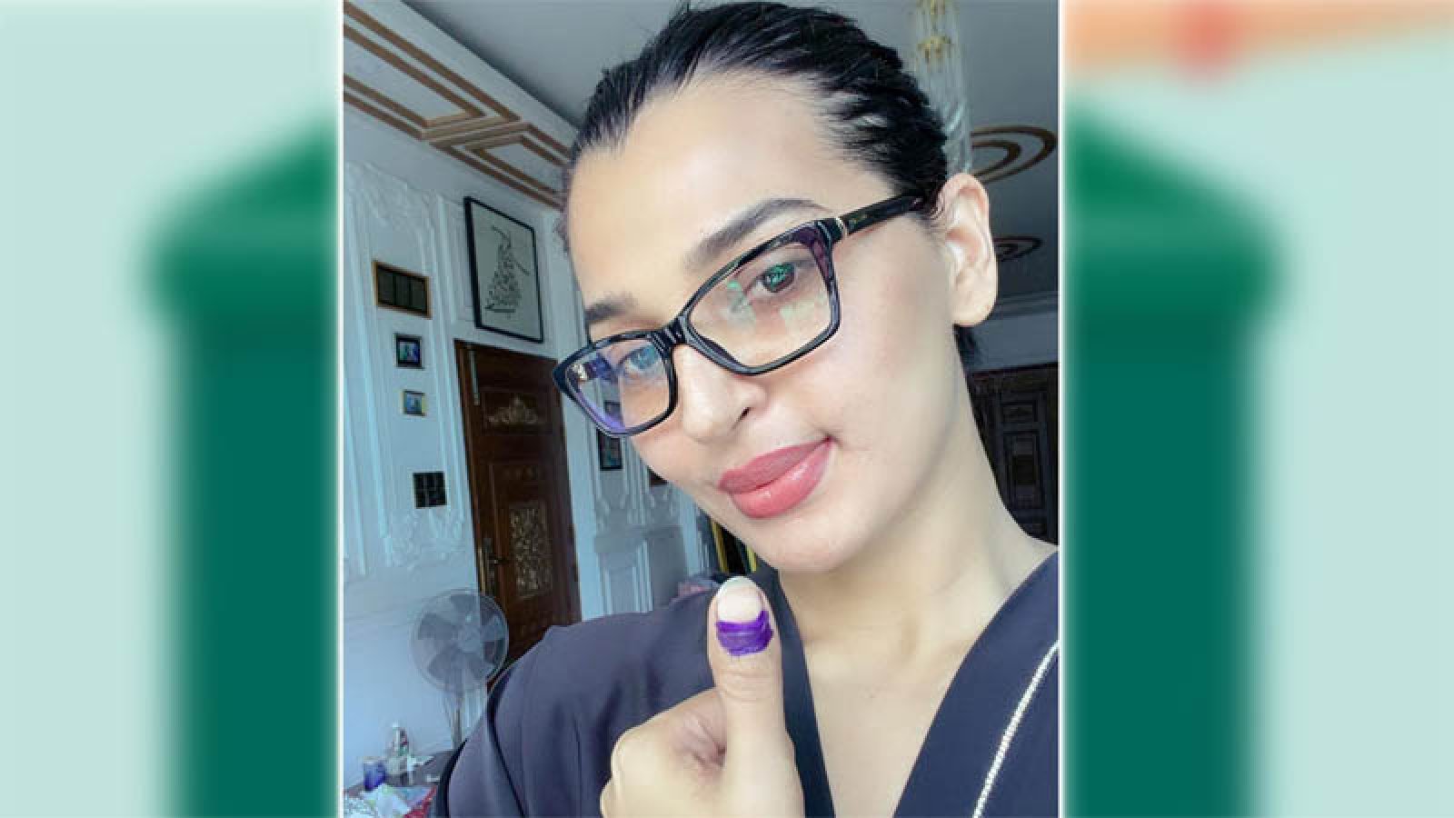 ভোট দিলেন চিত্রনায়িকা বর্ষা