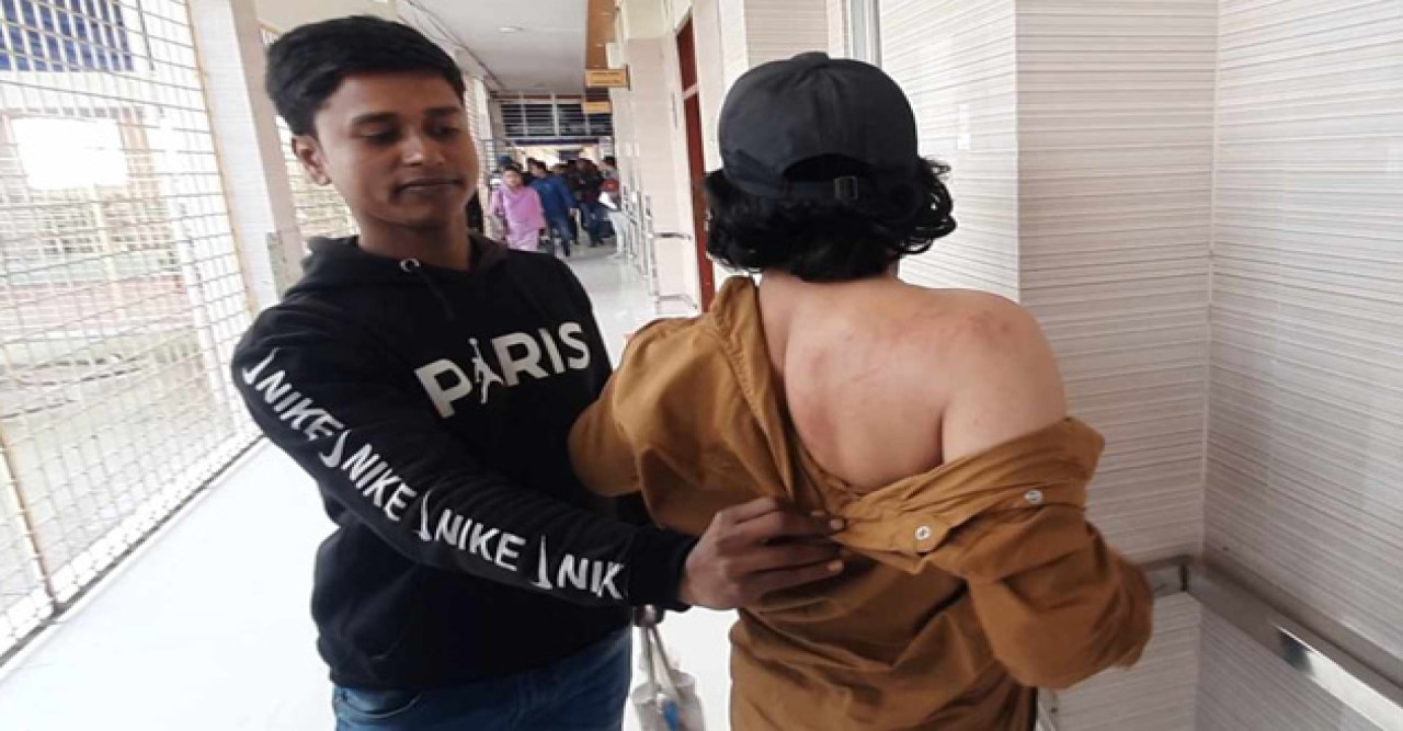রামেকে ডাক্তারের নির্যাতনে রোগীর স্বজনদের আকুতি