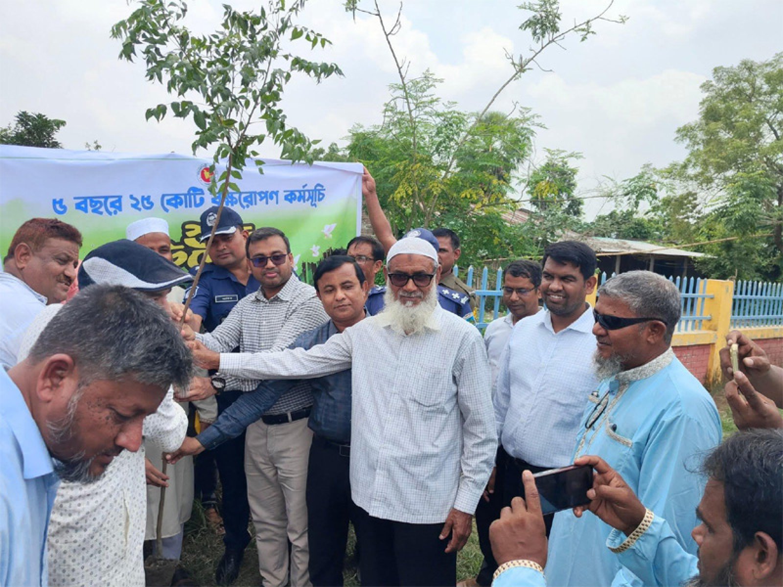 পঞ্চগড়ে বৃক্ষরোপণ কর্মসূচীর উদ্বোধন