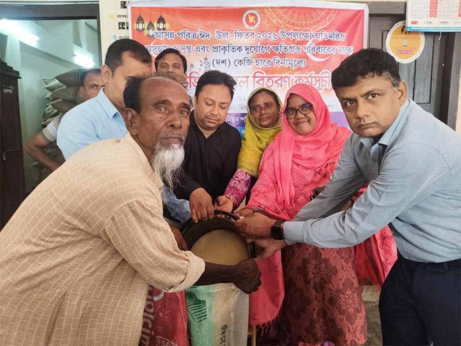 নিয়ামতপুরে ঈদ উপলক্ষে ৩৯ হাজার ৮৬৩টি পরিবারে ভিজিএফ চাল বিতরণ