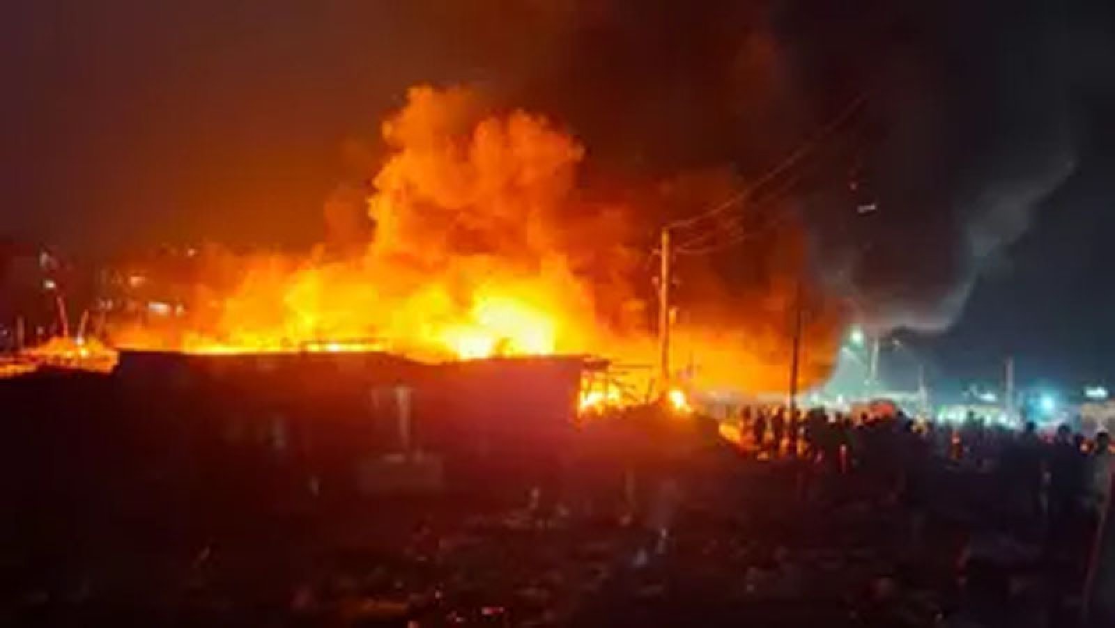 কালশী বস্তির আগুন, পানির সংকটে ফায়ার সার্ভিস