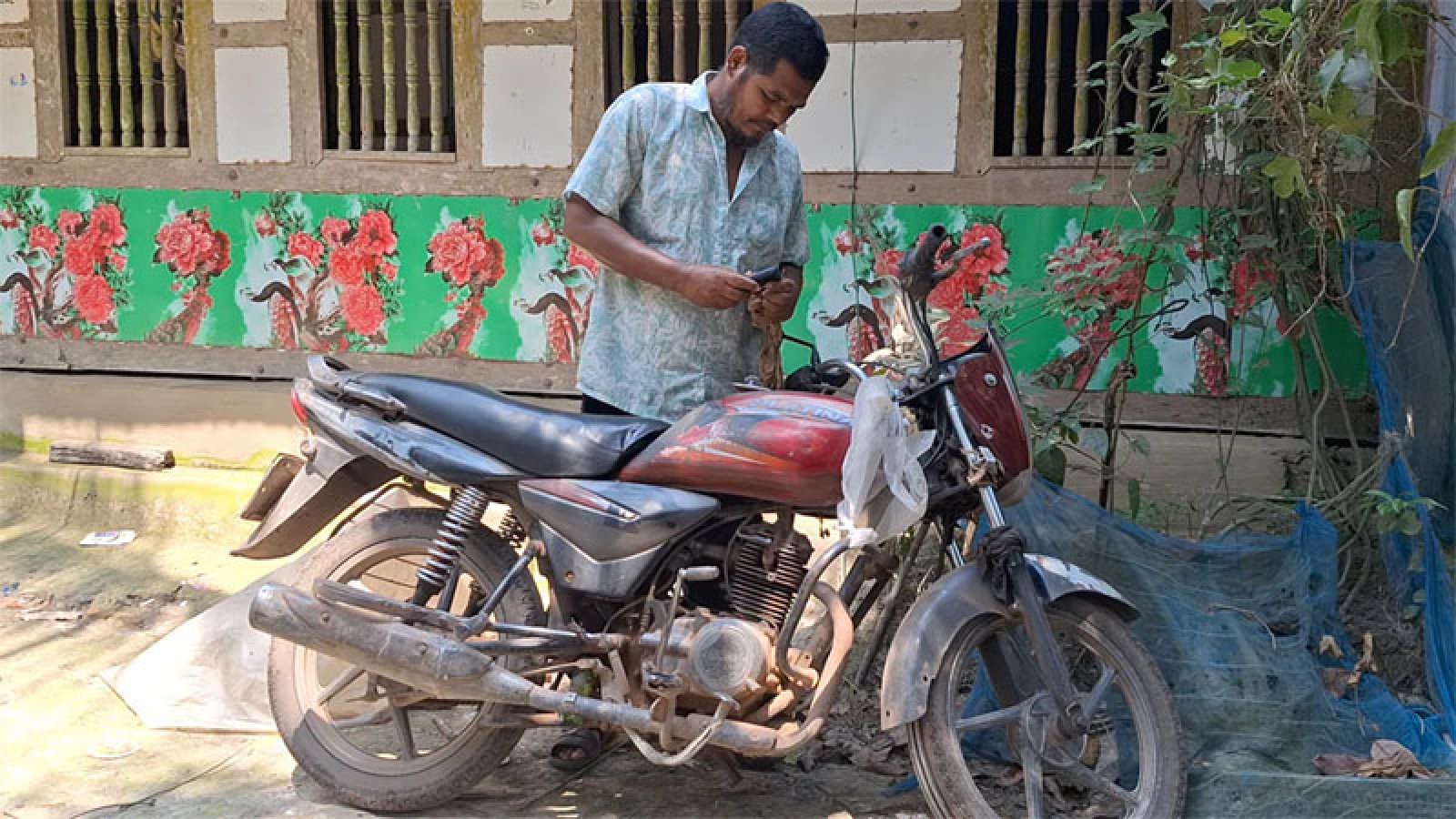 জ্বালানি তেলের অভাবে থমকে গেছে মতি মৃধাদের জীবন