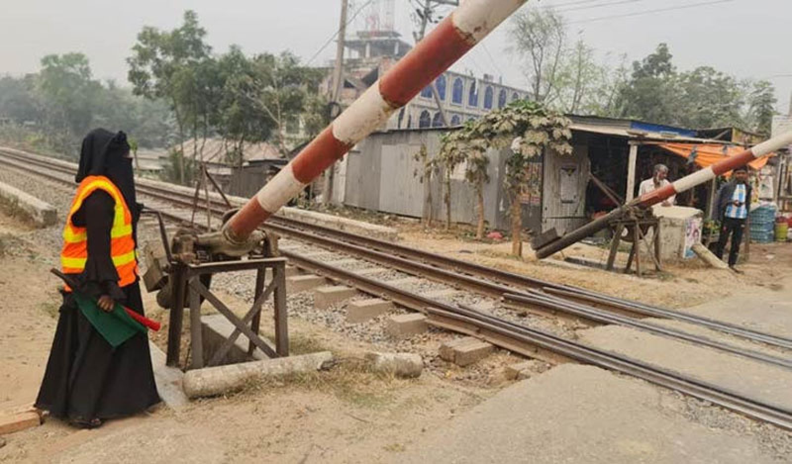 চাকরি রাজস্বকরণ এবং বেতন বৈষম্য নিরসনে গেইটকিপারদের ৭ দিনের আল্টিমেটাম