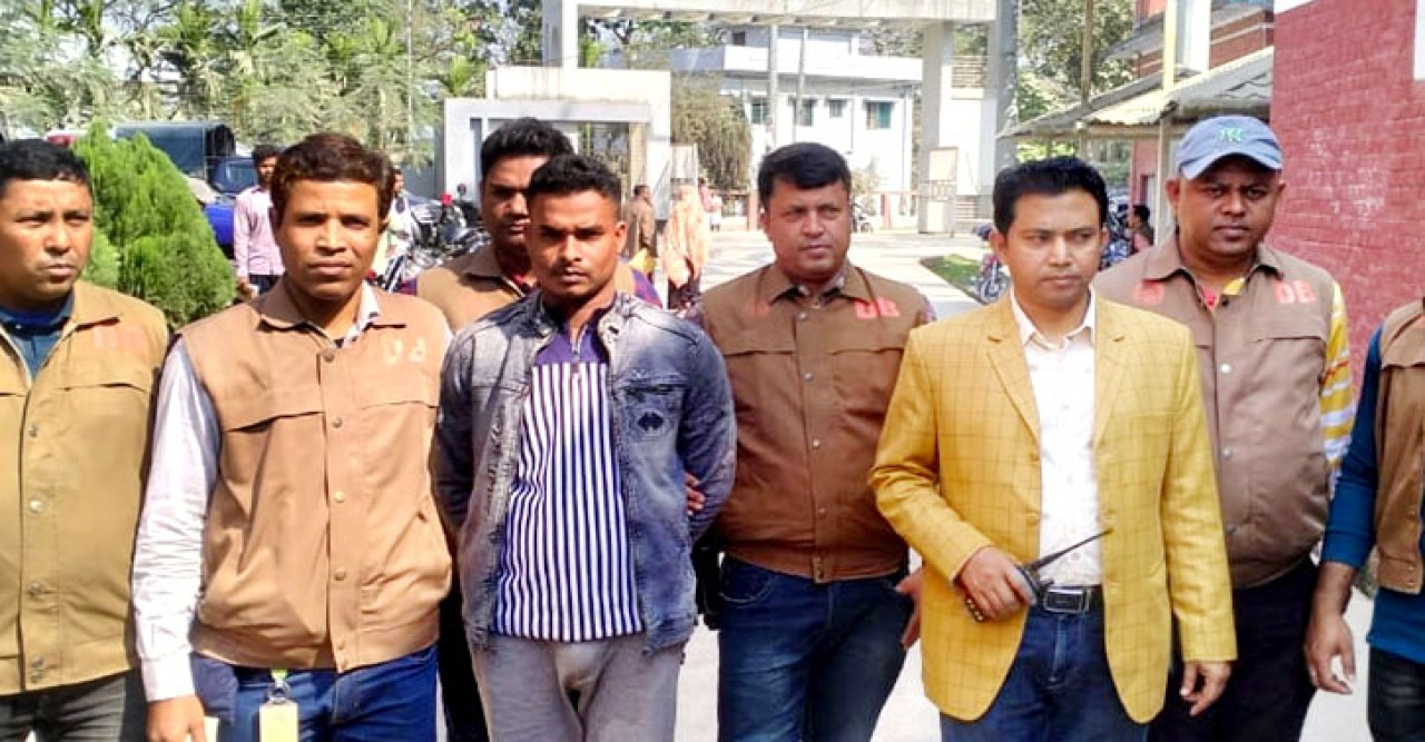 ১৩ বিয়ে করা মইদুল গ্রেপ্তার