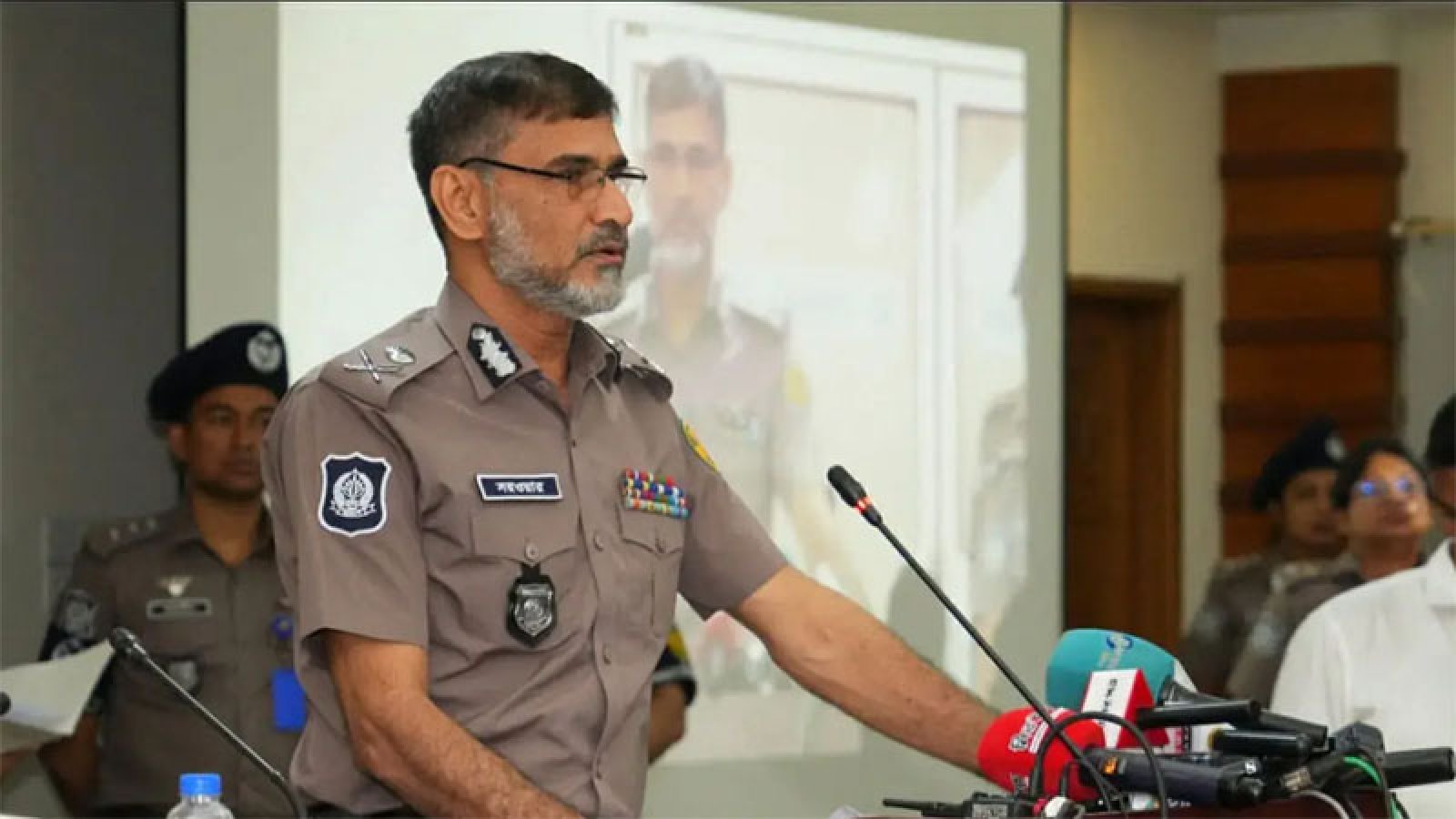 ট্রাফিক ব্যবস্থাপনাসহ নাগরিক সেবা বাড়াতে ৯ অ্যাপ চালু করলো ডিএমপি