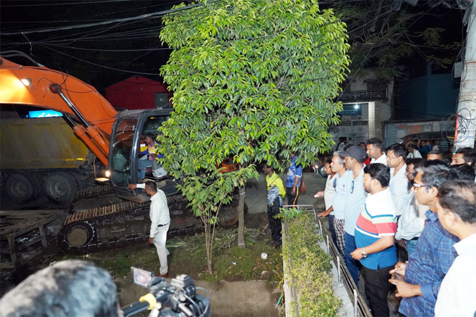 আগামী বর্ষা মৌসুমে জলাবদ্ধতা রোধে  মাঠে তৎপর রাসিক প্রশাসক