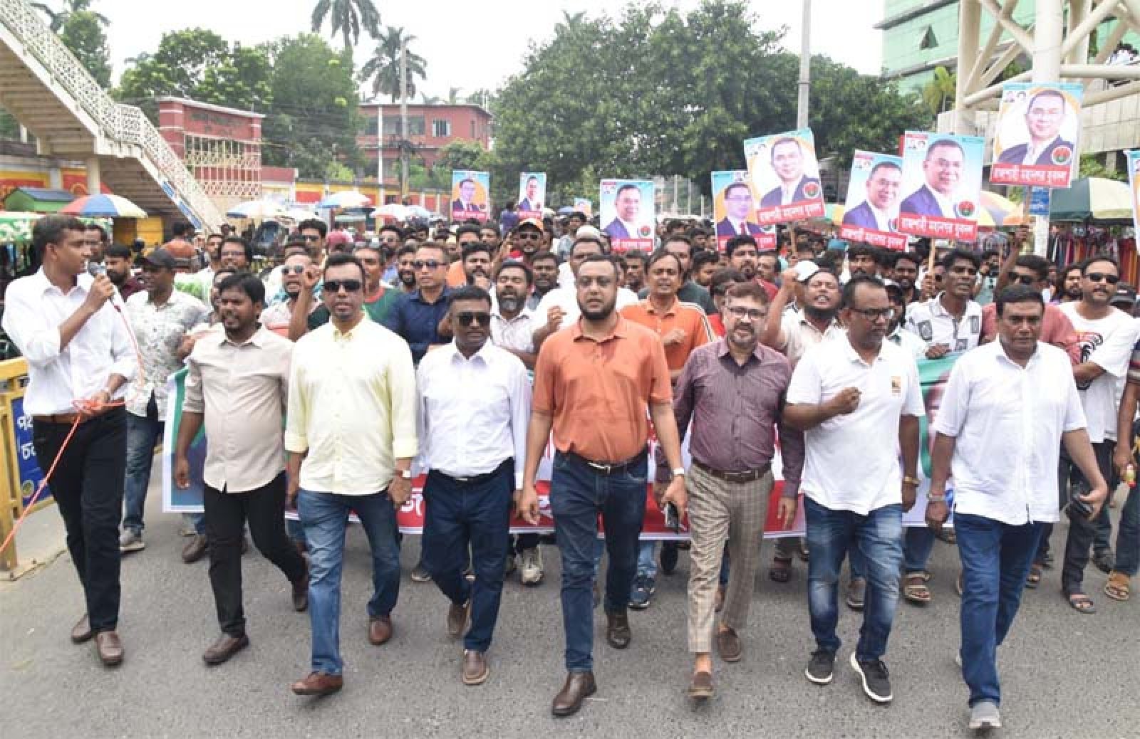 রাজশাহীতে দেশবিরোধী ষড়যন্ত্র ও অপপ্রচারের বিরুদ্ধে যুবদলের বিক্ষোভ মিছিল