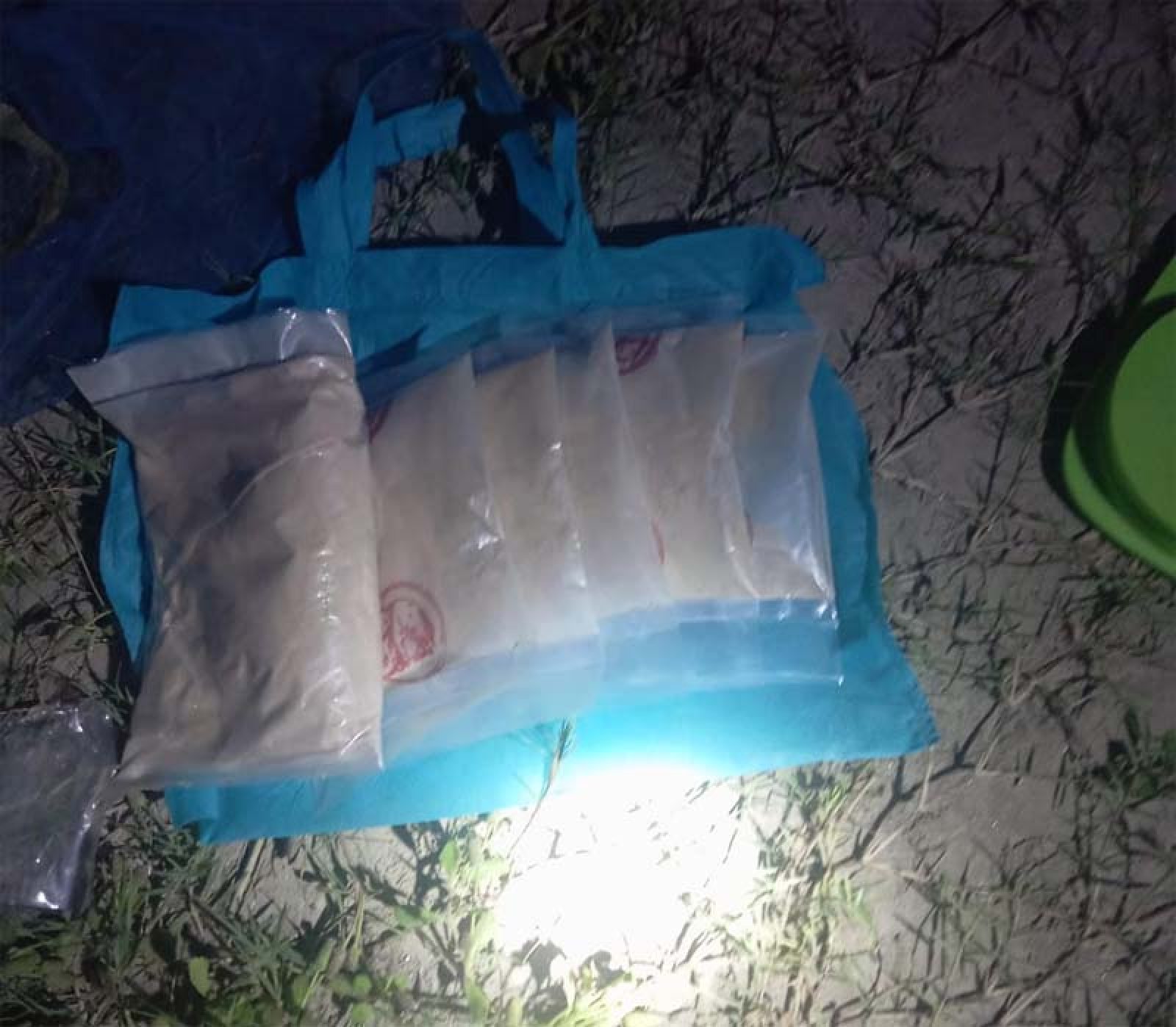 রাজশাহীর গোদাগাড়ী  থেকে ১ কেজি ৪০ গ্রাম হেরোইন উদ্ধার