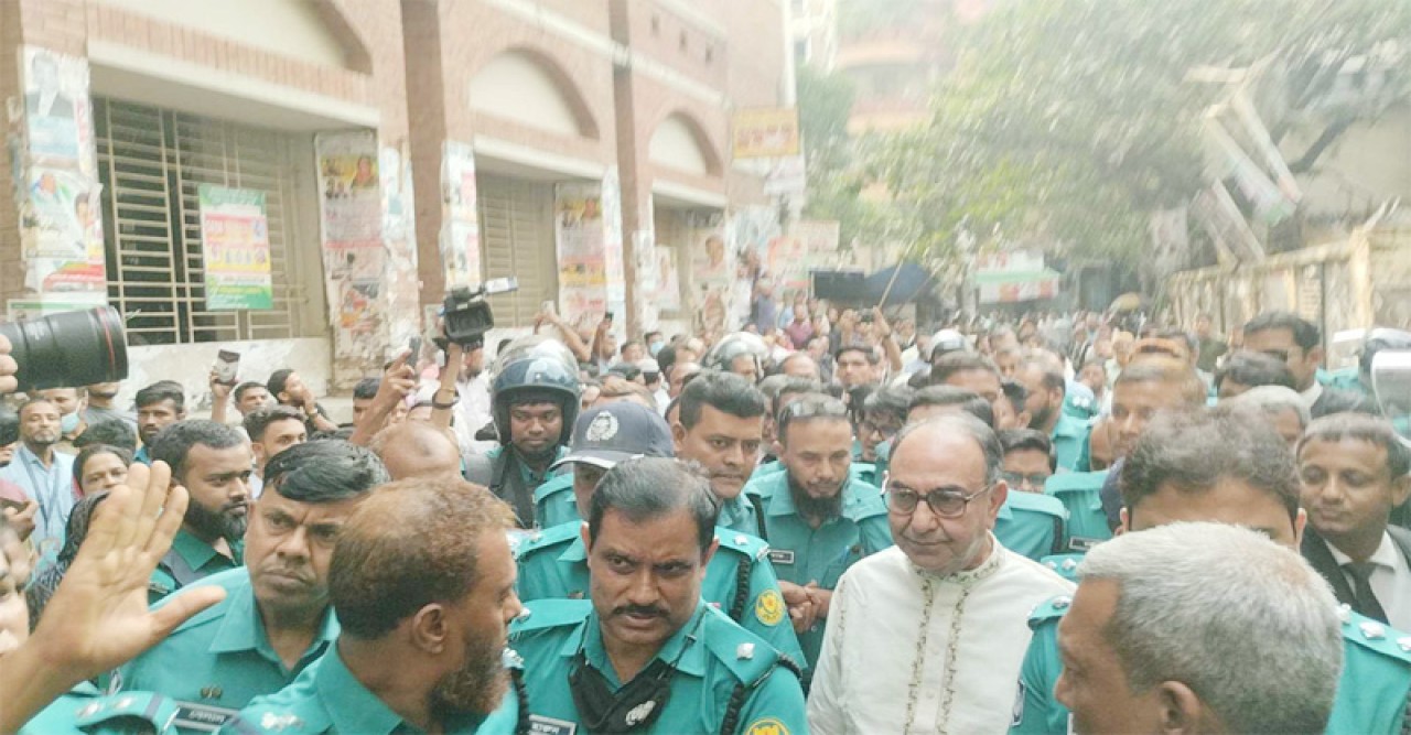 আরও ৯ মামলায় মির্জা আব্বাসকে গ্রেপ্তার