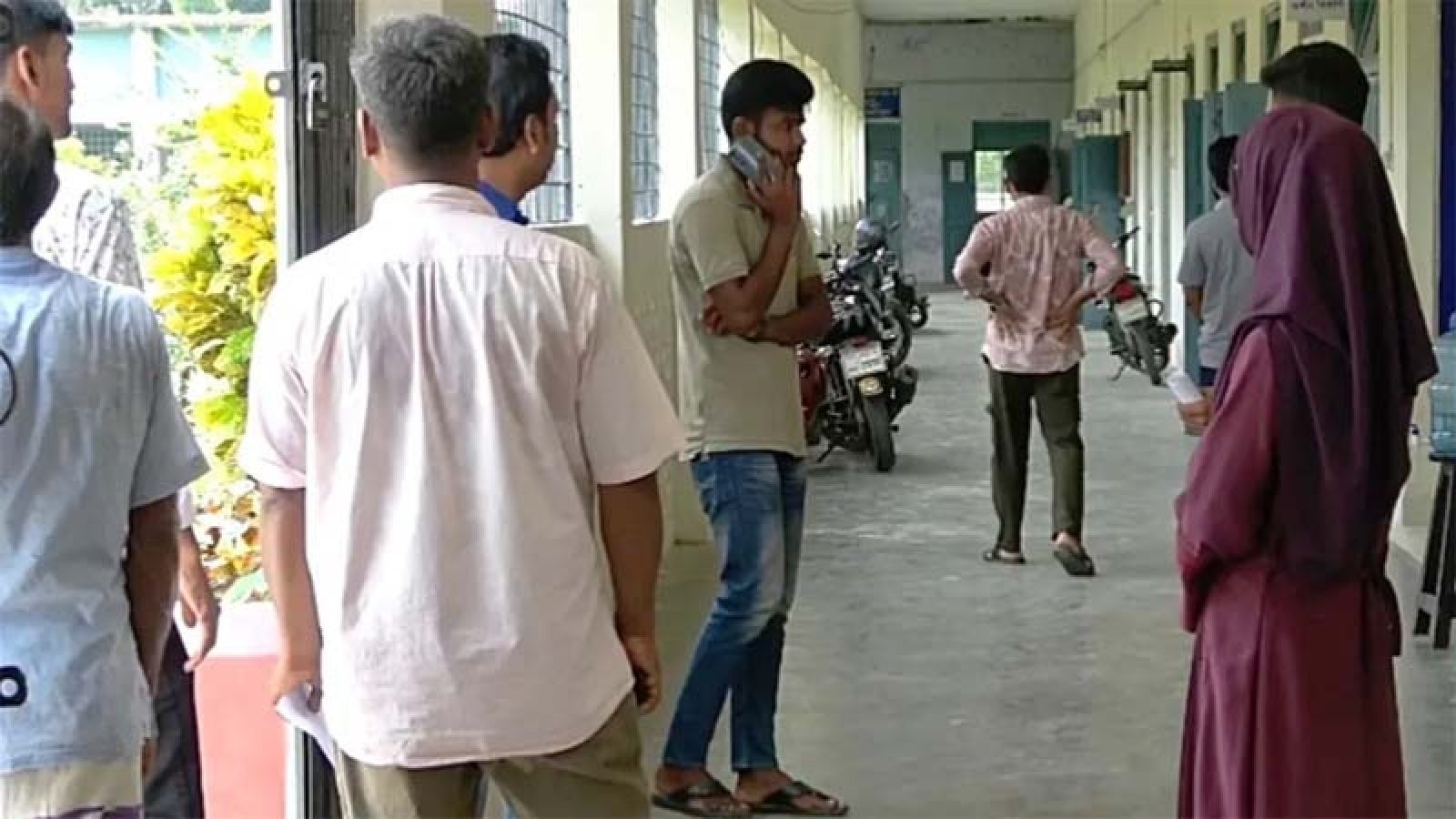 ফরম পূরণের টাকা আত্মসাৎ, পরীক্ষায় অংশ নিতে পারেননি নাটোরের ৮ শিক্ষার্থী