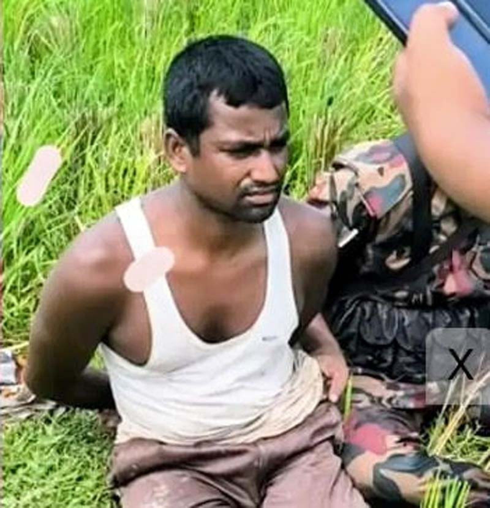ধানক্ষেতে মিলল দুই কোটি টাকার স্বর্ণ, আটক ১