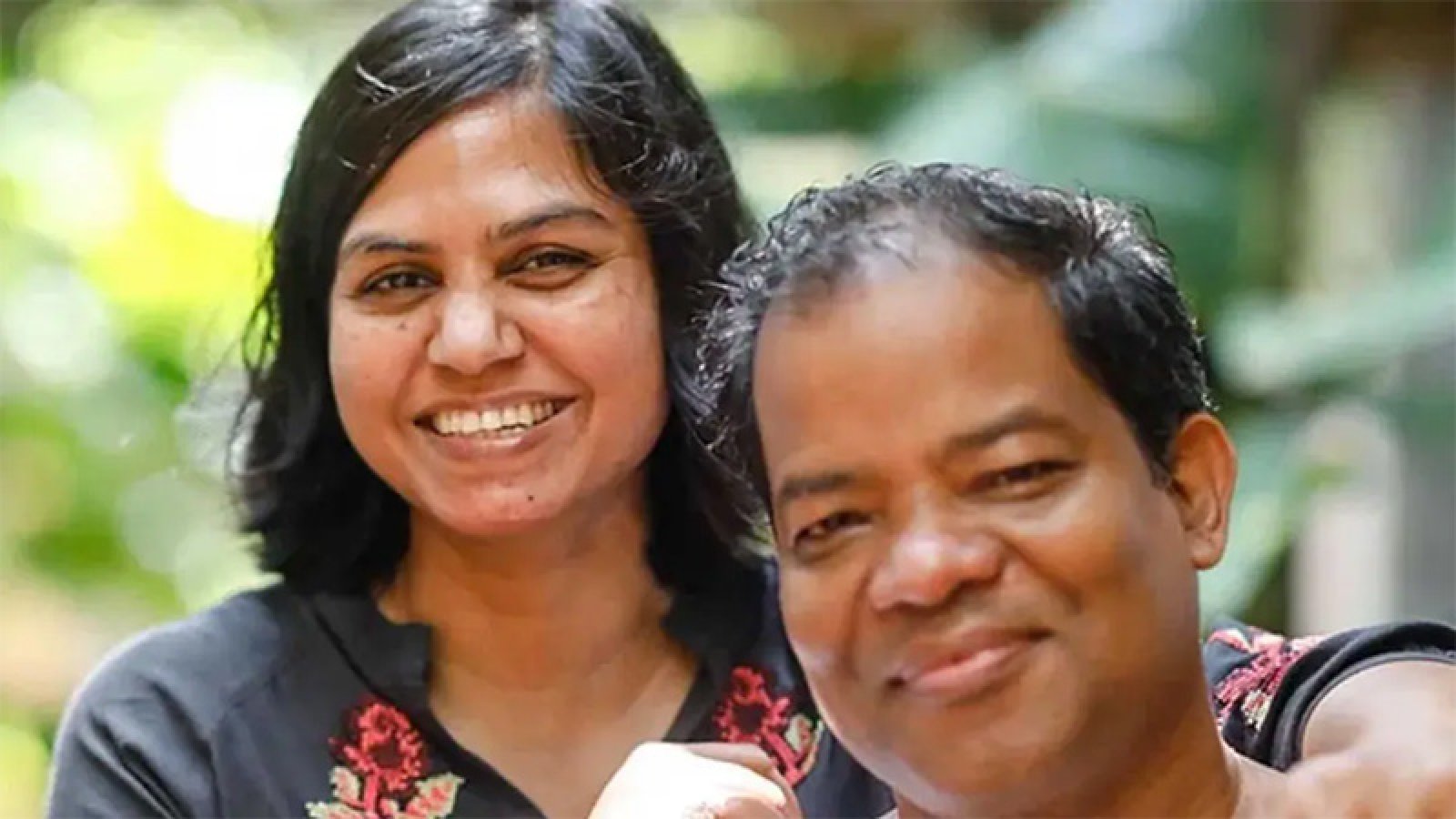১০ মামলায় সাংবাদিক ফারজানা রুপা ও শাকিলের জামিন স্থগিত