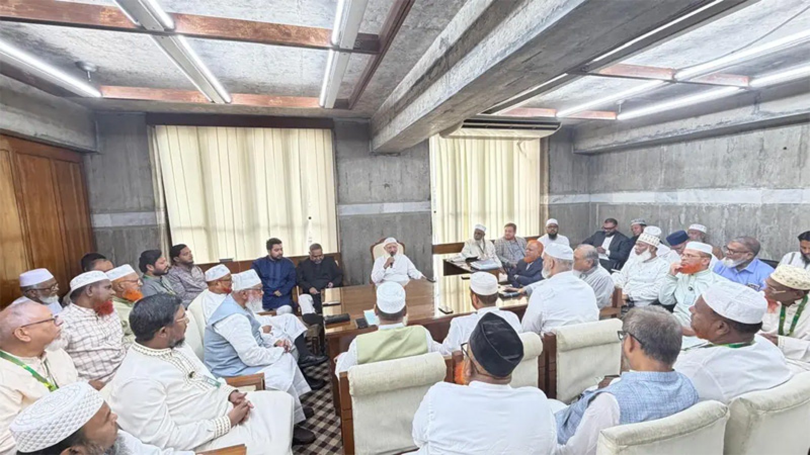 বাজেট অধিবেশনের আগে বিরোধীদলীয় সংসদ সদস্যদের সঙ্গে শফিকুর রহমানের বৈঠক