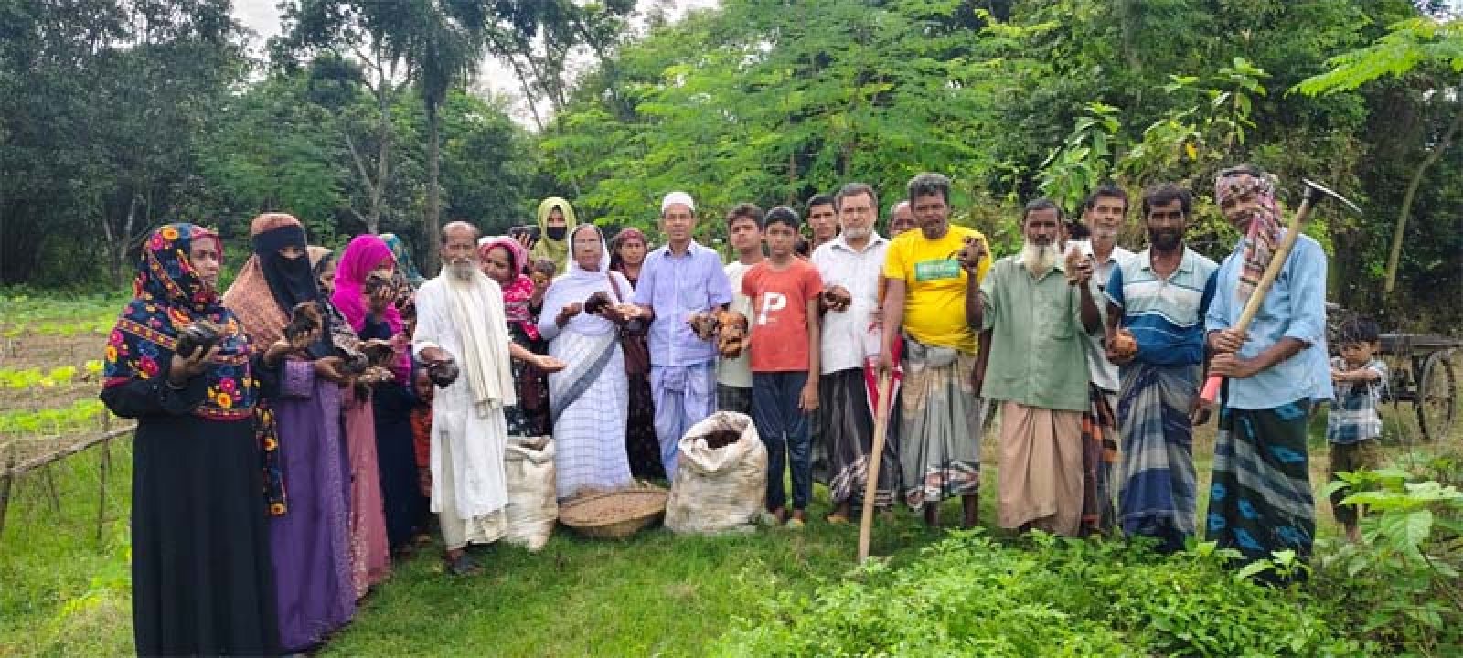 পবার বড়গাছীতে পরিবেশ ও প্রাণবৈচিত্র্য রক্ষায় বীজ বপন ক্যাম্পেইন অনুষ্ঠিত