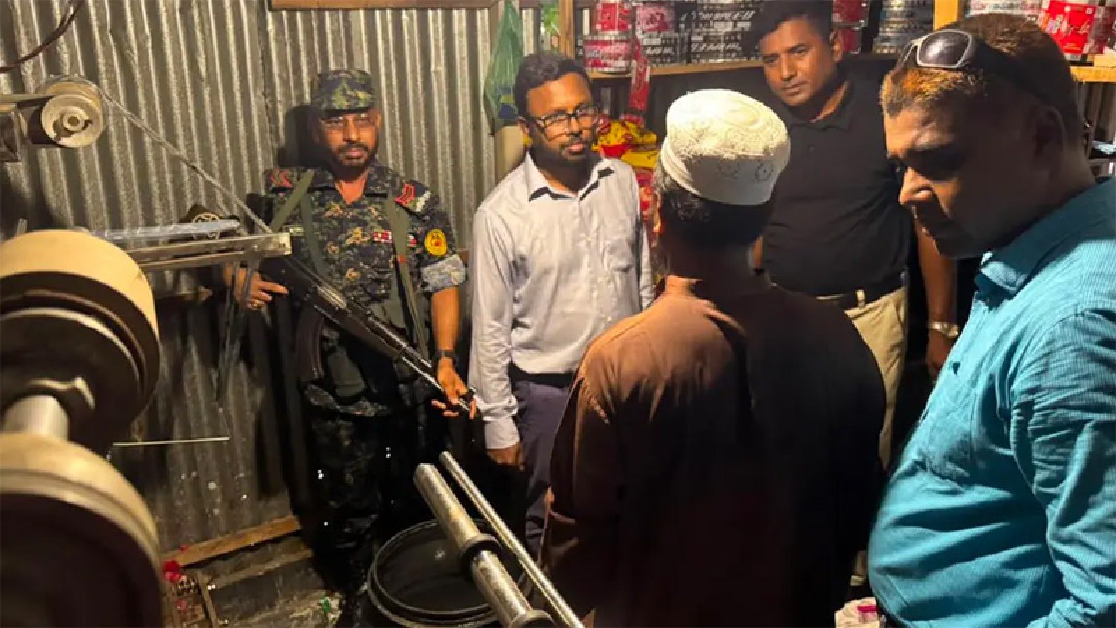 সিরাজগঞ্জে শিশুদের খাদ্যে মিলল ক্ষতিকর উপাদান, প্রতিষ্ঠান সিলগালা
