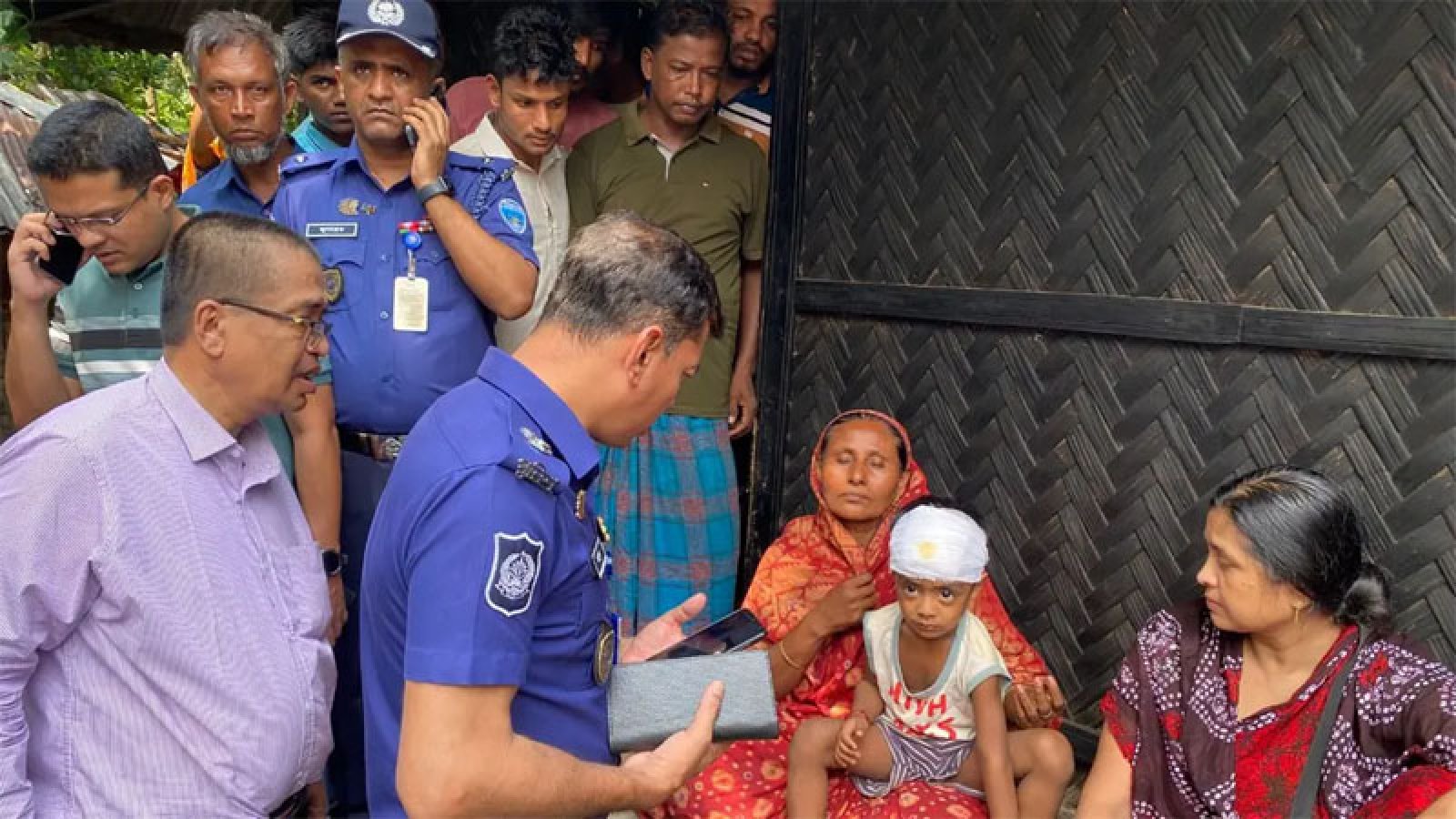 জয়পুরহাট সীমান্তে পুশইনের চেষ্টা, বিজিবির বাধায় শূন্যরেখায় বৃদ্ধ