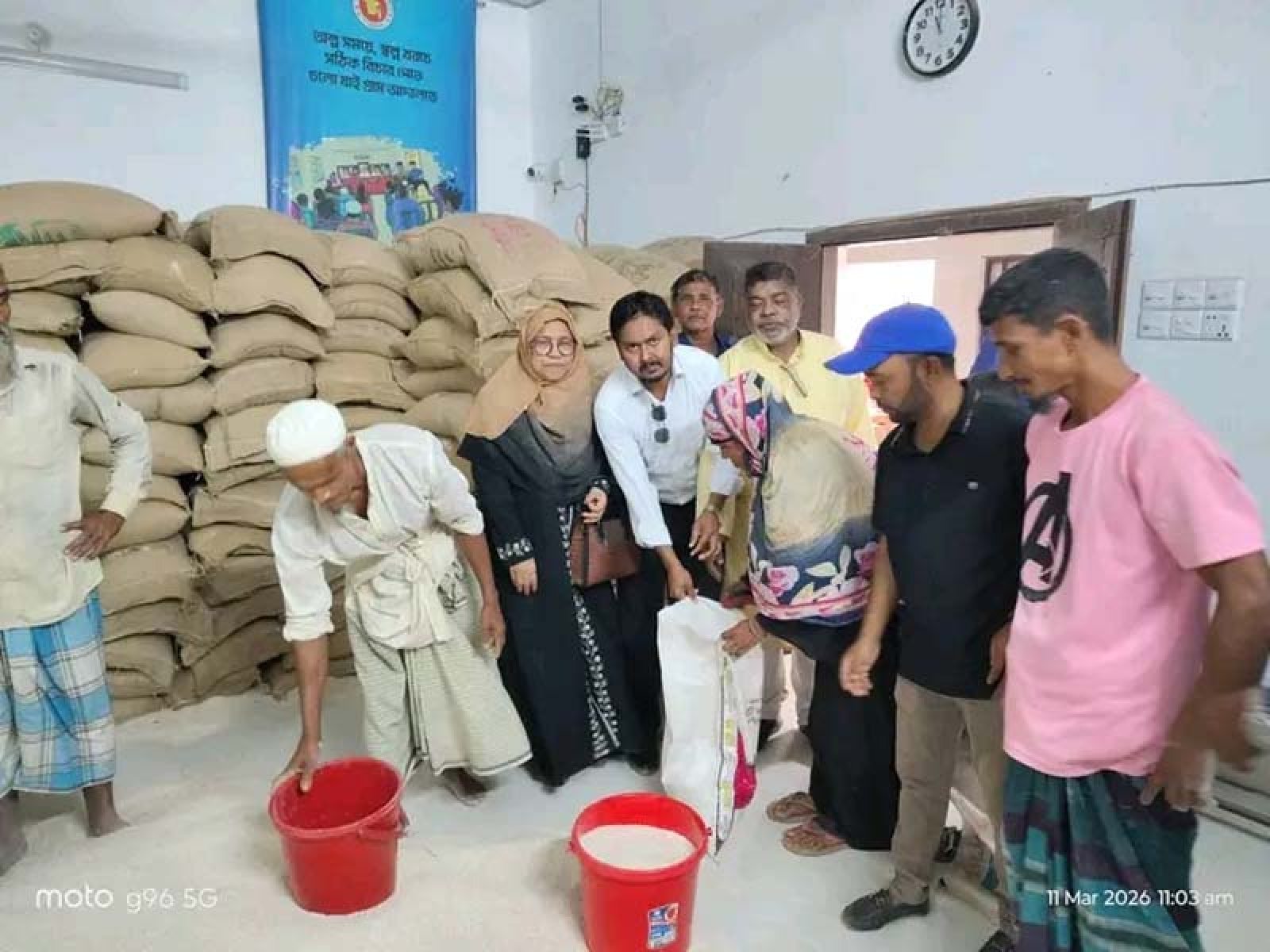 ঈদ উপলক্ষে দক্ষিণ মিঠাছড়ি ইউনিয়ন পরিষদে ভিজিএফ চাউল বিতরণ