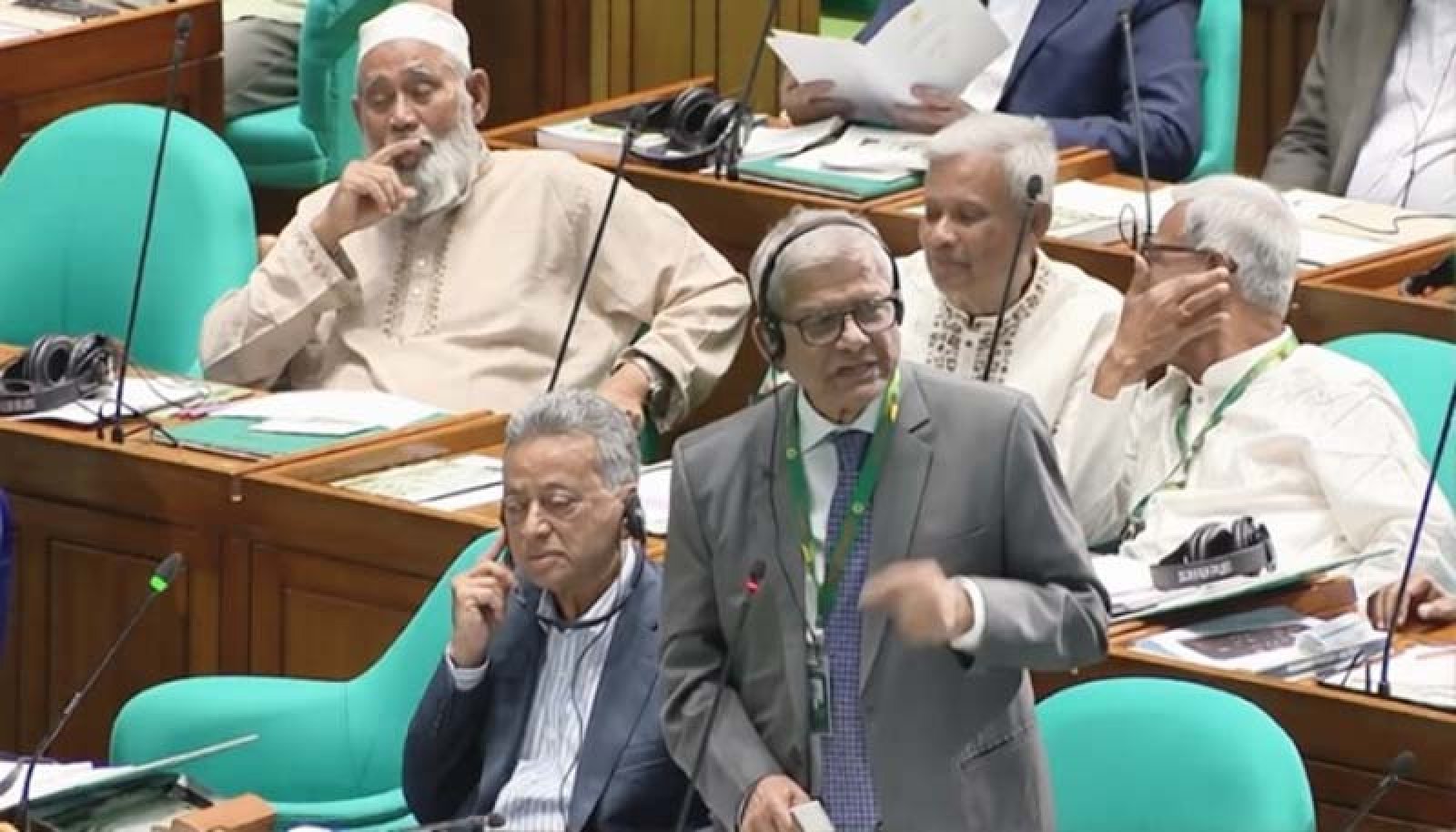 প্রধানমন্ত্রীর মালয়েশিয়া-চীন সফরের ‘অভূতপূর্ব সাফল্যের’ জন্য সংসদে ধন্যবাদ প্রস্তাব