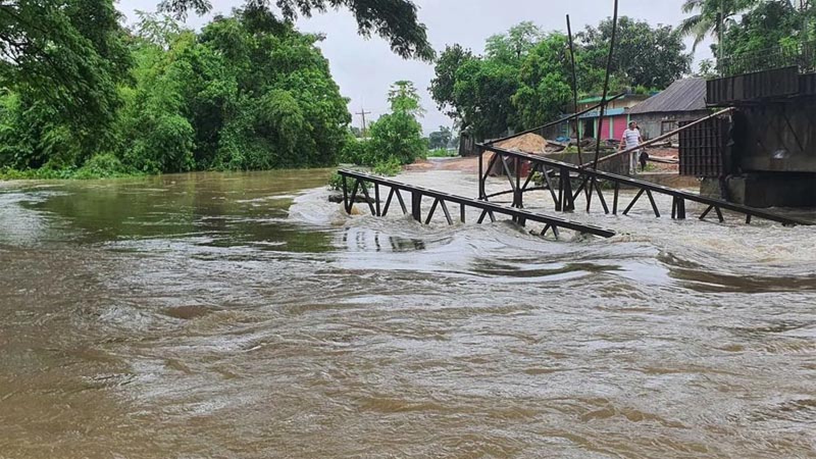 দেশের  চার বিভাগে আকস্মিক বন্যার আশঙ্কা