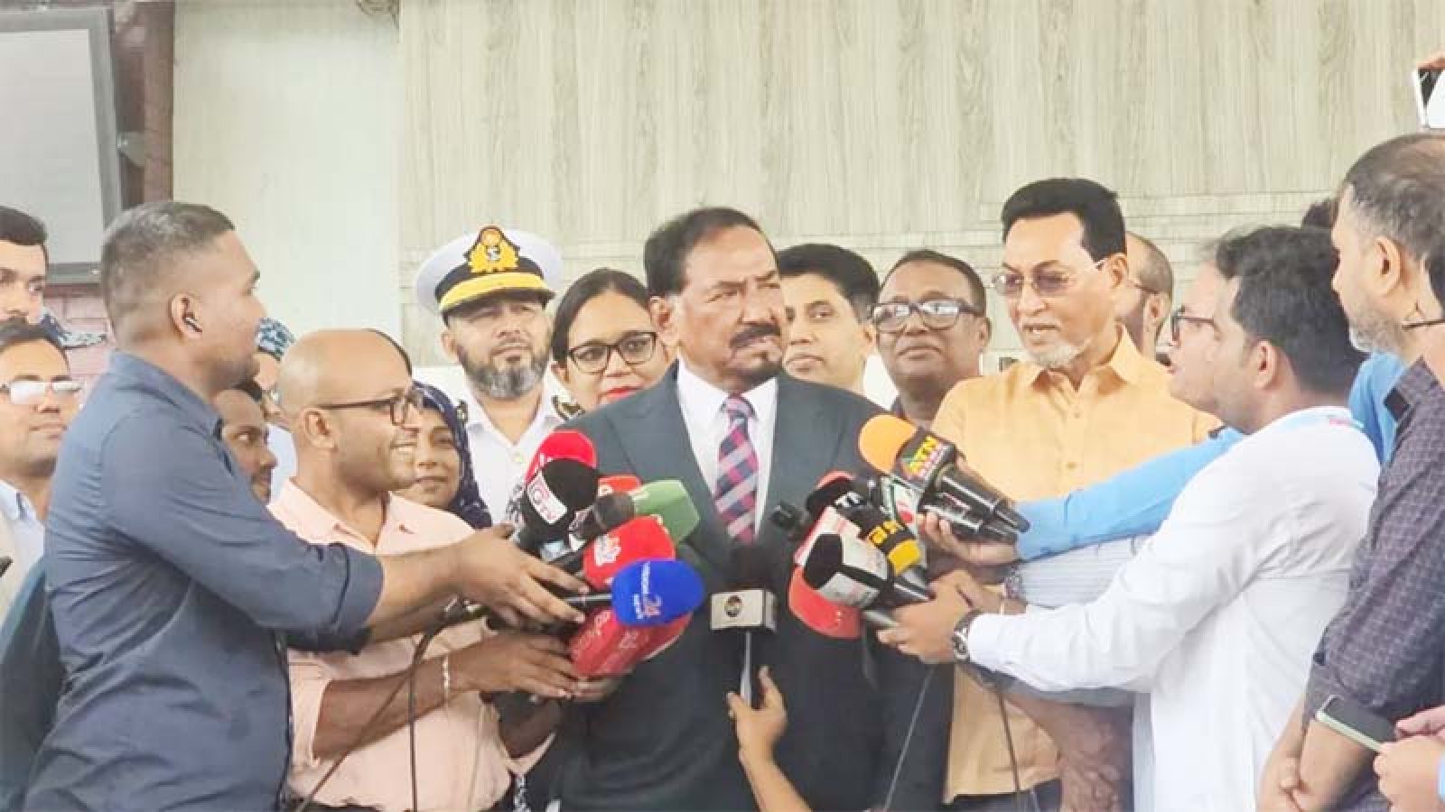 রাষ্ট্রপতির পদত্যাগের বিষয়ে কিছু জানি না : স্পিকার