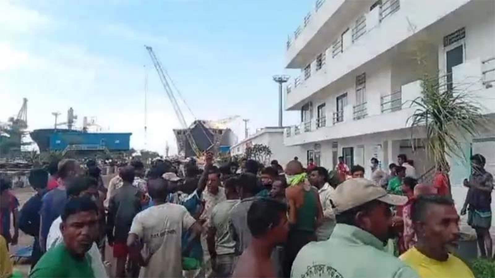 শিপইয়ার্ডে বিষাক্ত গ্যাস লিকেজে তিনজন নিহত
