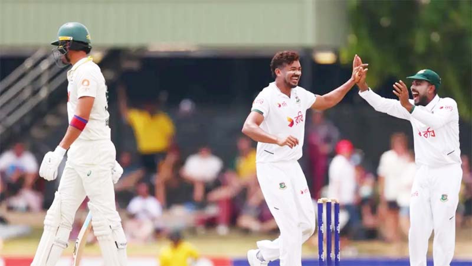 অস্ট্রেলিয়াকে উড়িয়ে বাংলাদেশের ঐতিহাসিক জয়