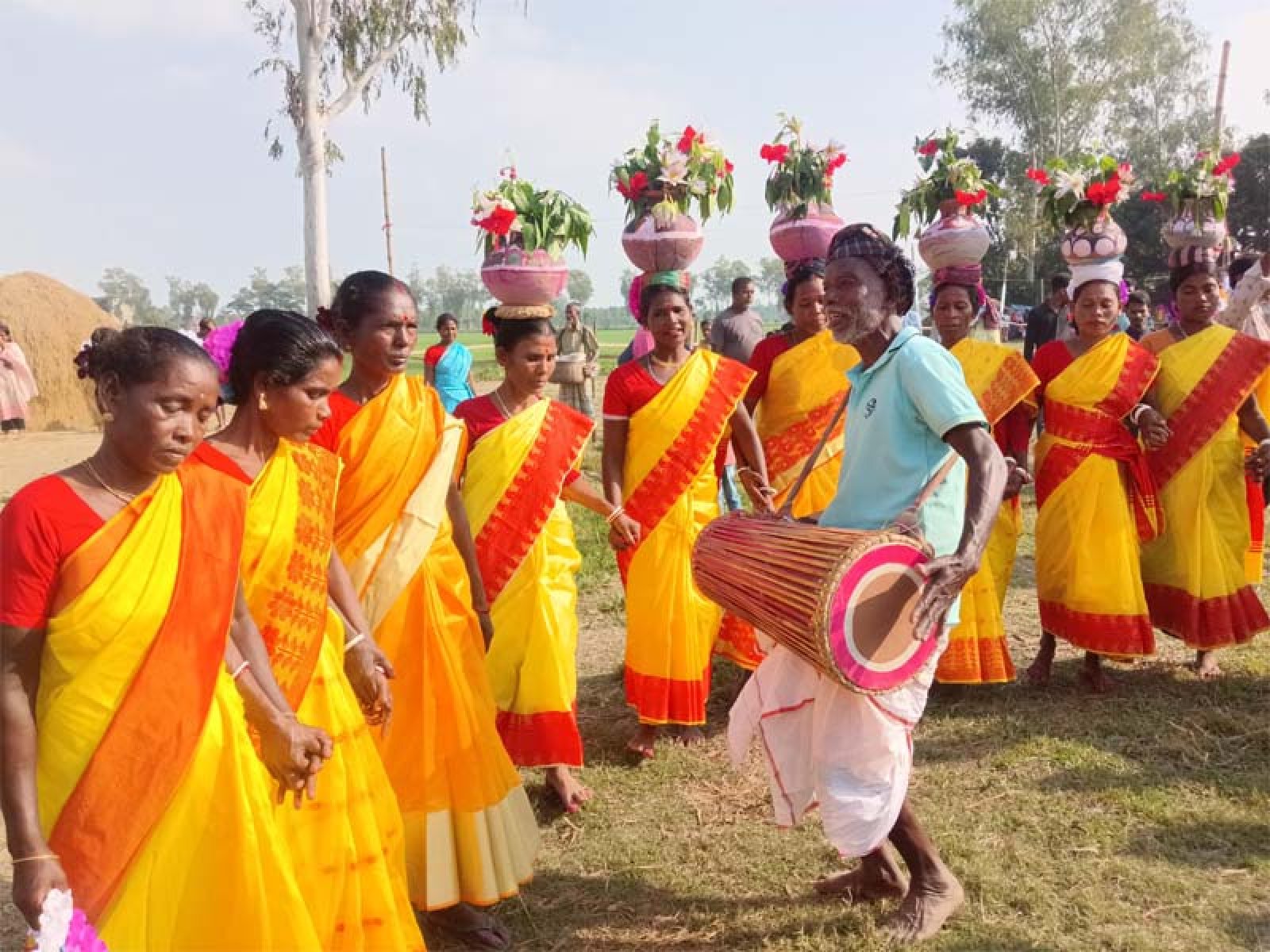 মান্দায় ঐতিহ্যবাহী দশাই কারাম উৎসব উদ্‌যাপন