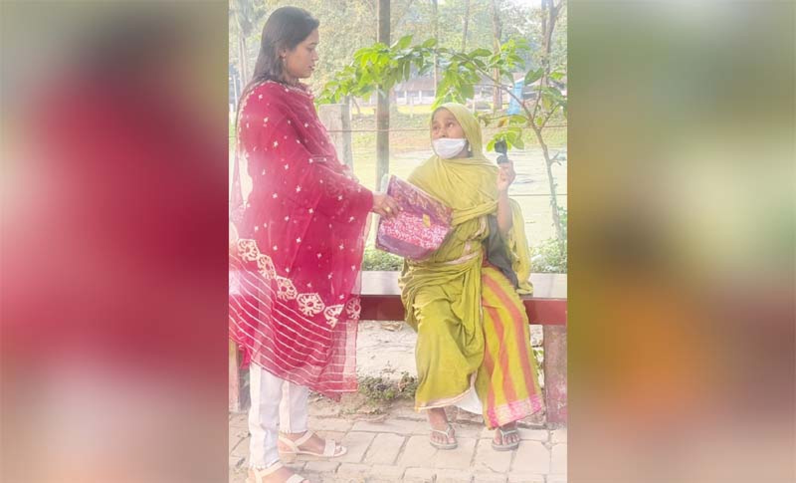 মানবতার টানে অসহায় মানুষের পাশে নারী ও শিশু কল্যাণ সংস্থা, ব্যতিক্রমী উদ্যোগ সুমি মুর্মুর