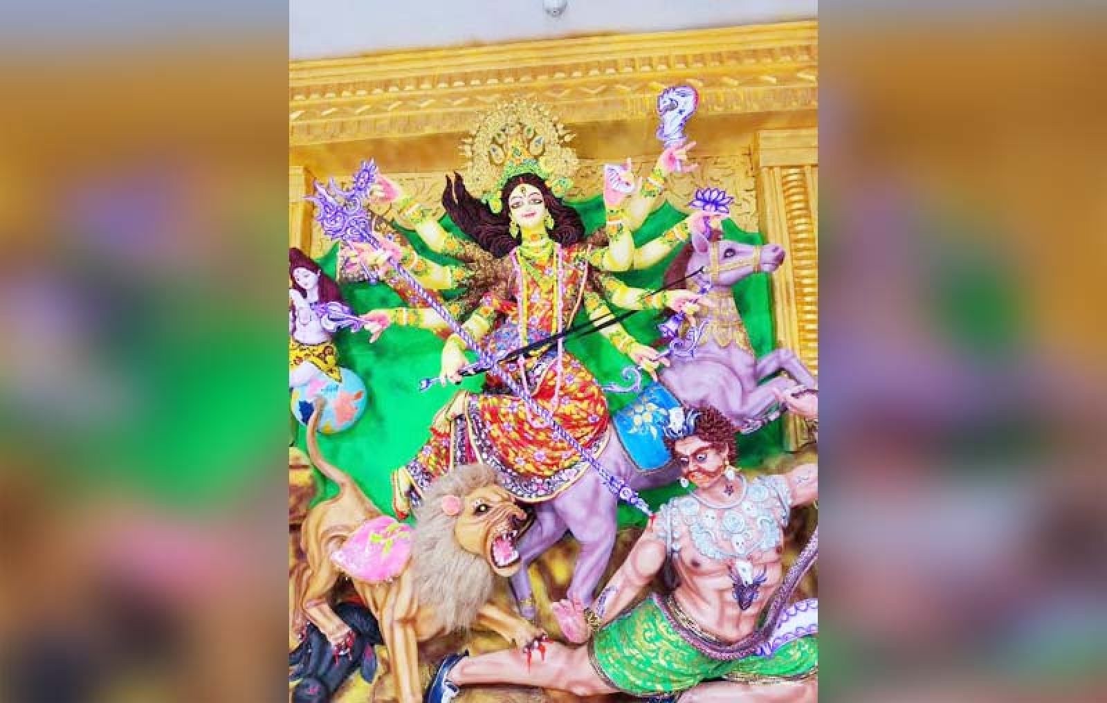 রাজশাহীতে দেবীর বোধনের মধ্য দিয়ে শুরু শারদীয় দুর্গোৎসব