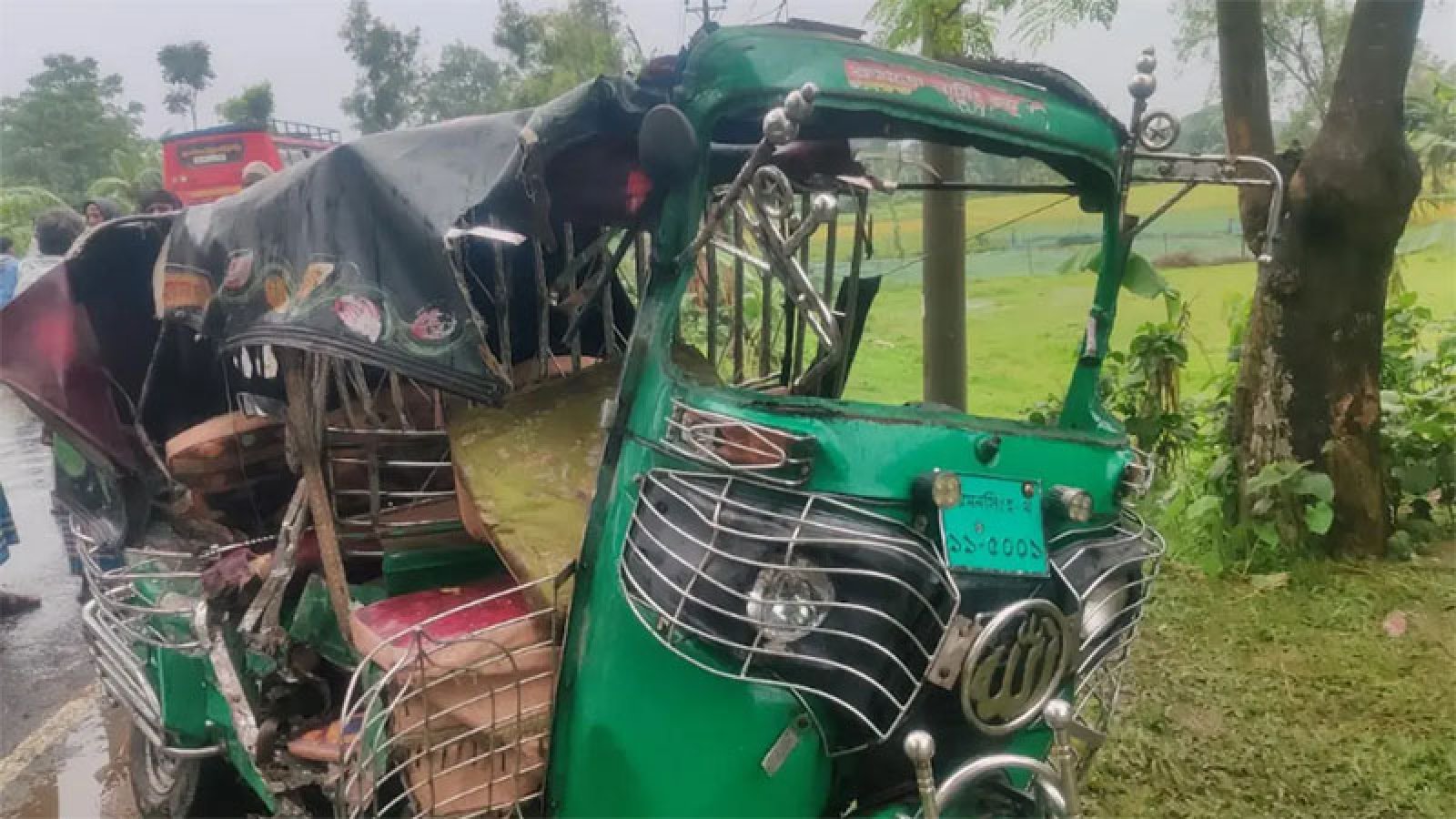 বাস-অটোরিকশার সংঘর্ষ, নিহত ২