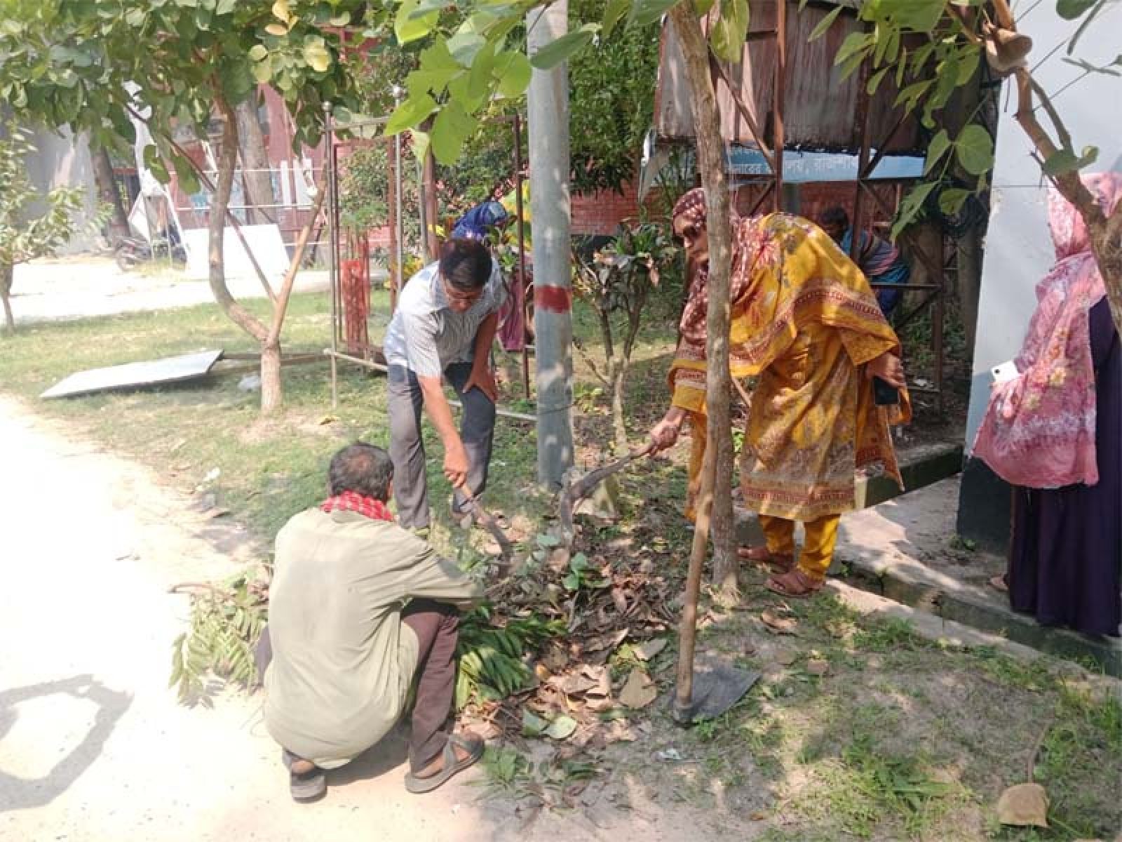 ডেঙ্গু প্রতিরোধে পবা উপজেলা প্রশাসনের পরিচ্ছন্নতা অভিযান অব্যাহত