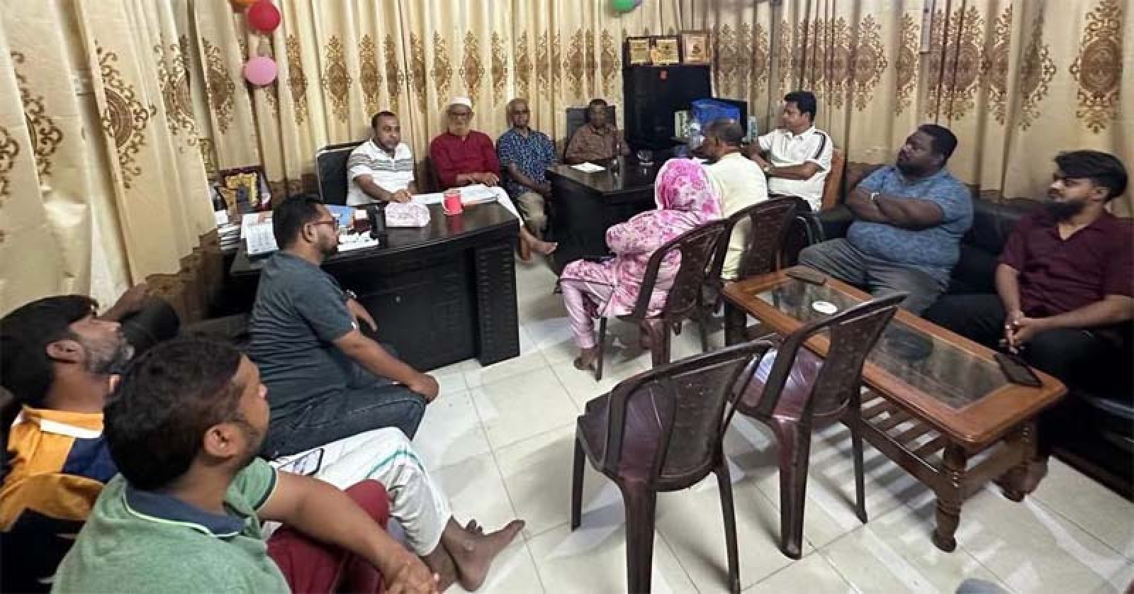 রাজশাহী প্রেসক্লাবকে নিয়ে কুরুচিপূর্ণ বক্তব্যের প্রতিবাদে জরুরী সভায় আইনগত ব্যবস্থা গ্রহণে সিদ্ধান্ত